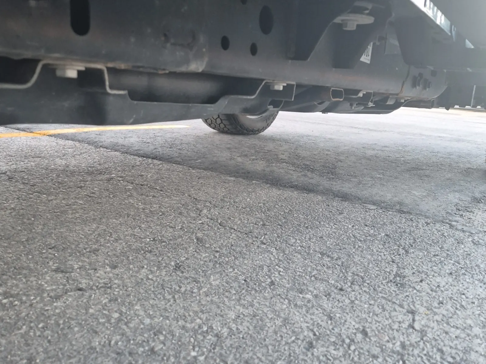Undercarriage - Passenger Photo