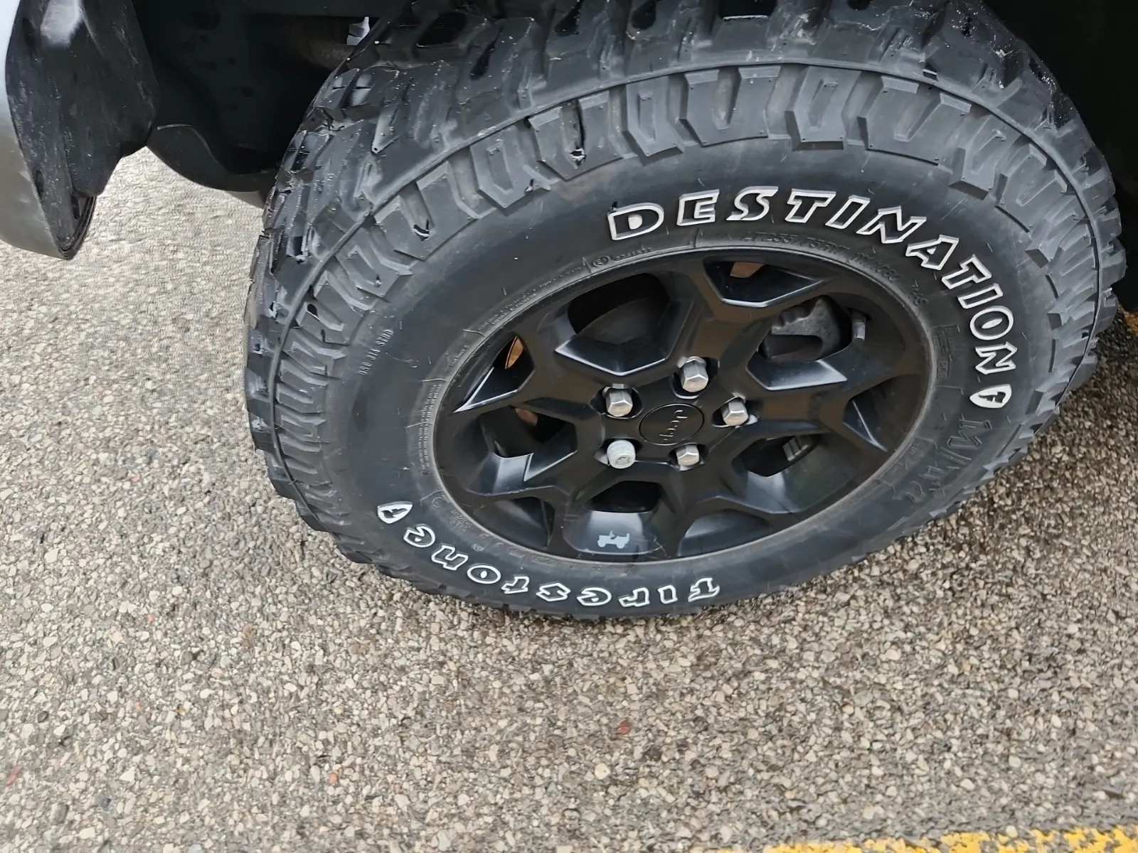 Front driver wheel/tire photo