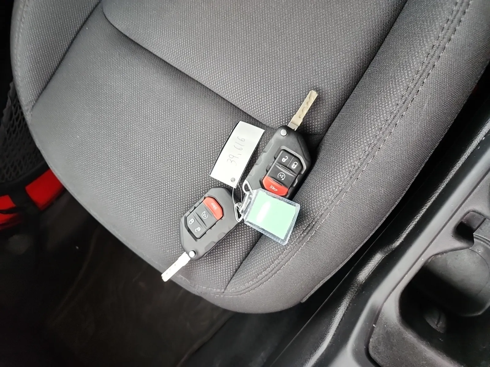 Keys/Fobs/Manual Photo