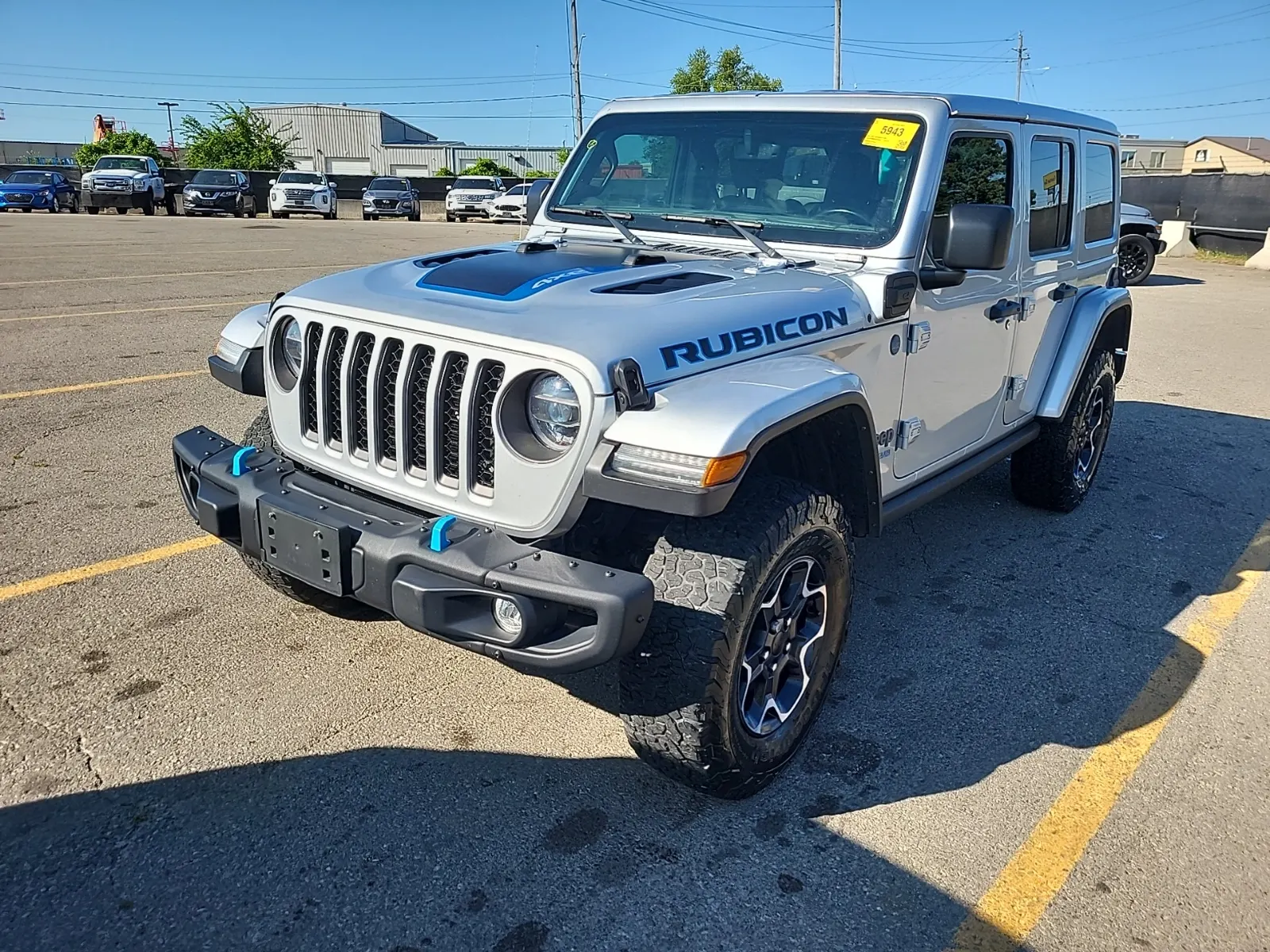 Front driver 3/4 photo