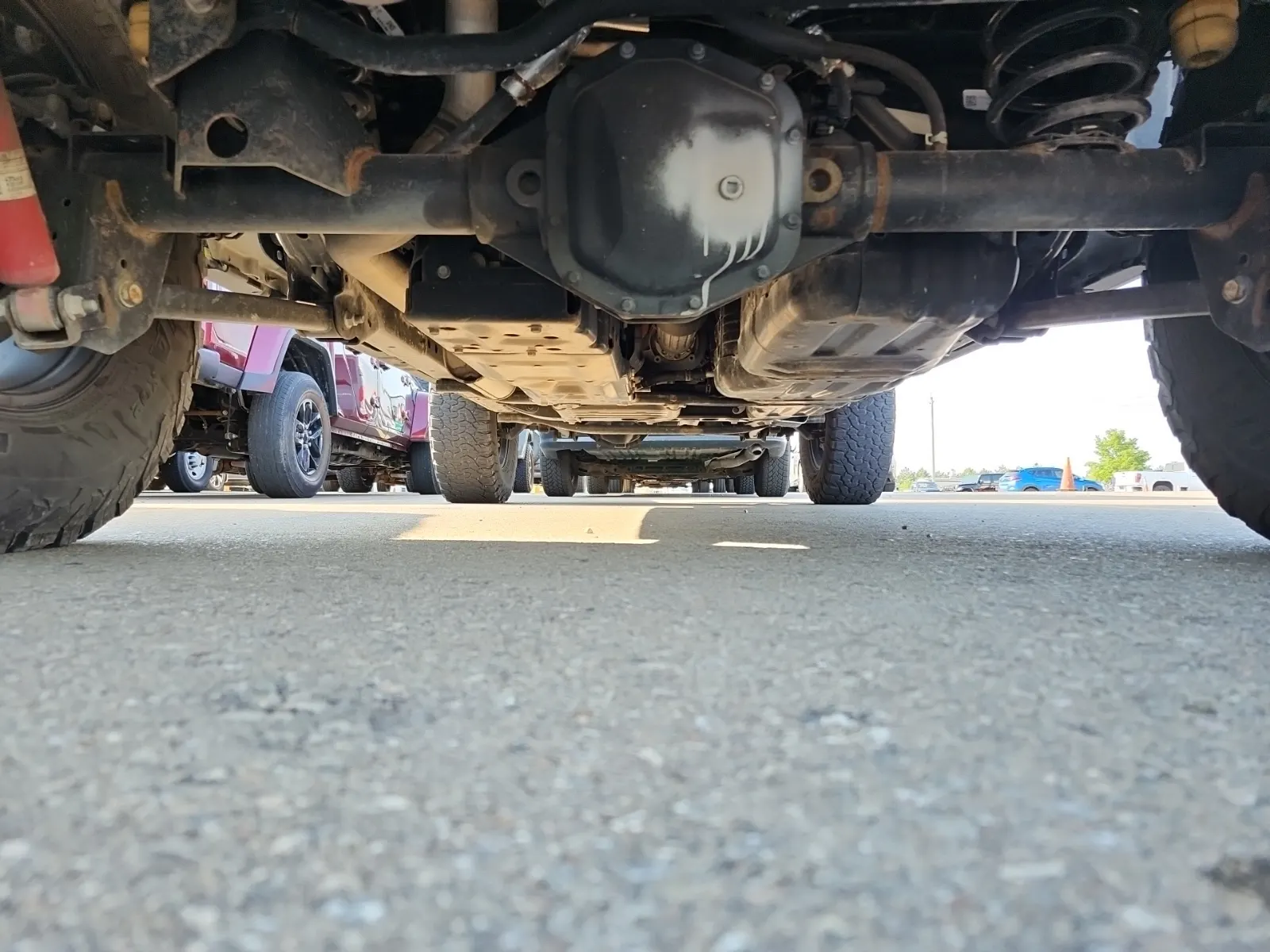 Undercarriage - Rear Photo