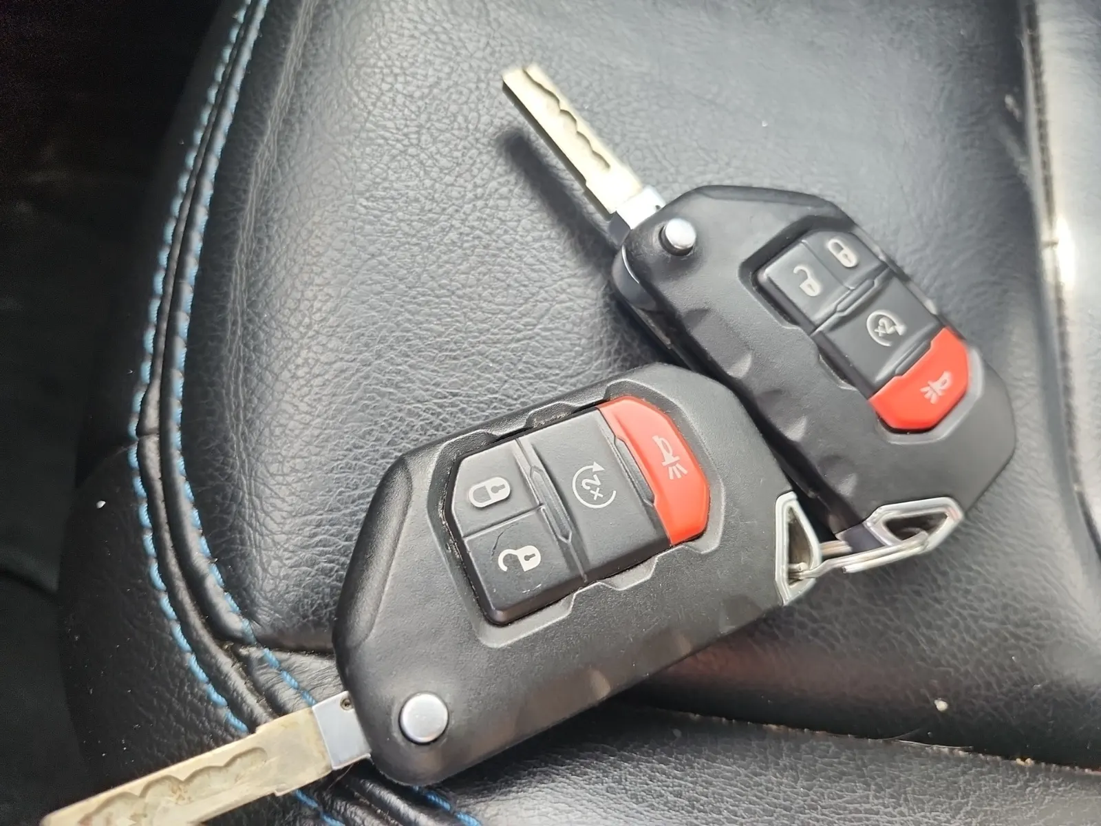 Keys/Fobs/Manual Photo