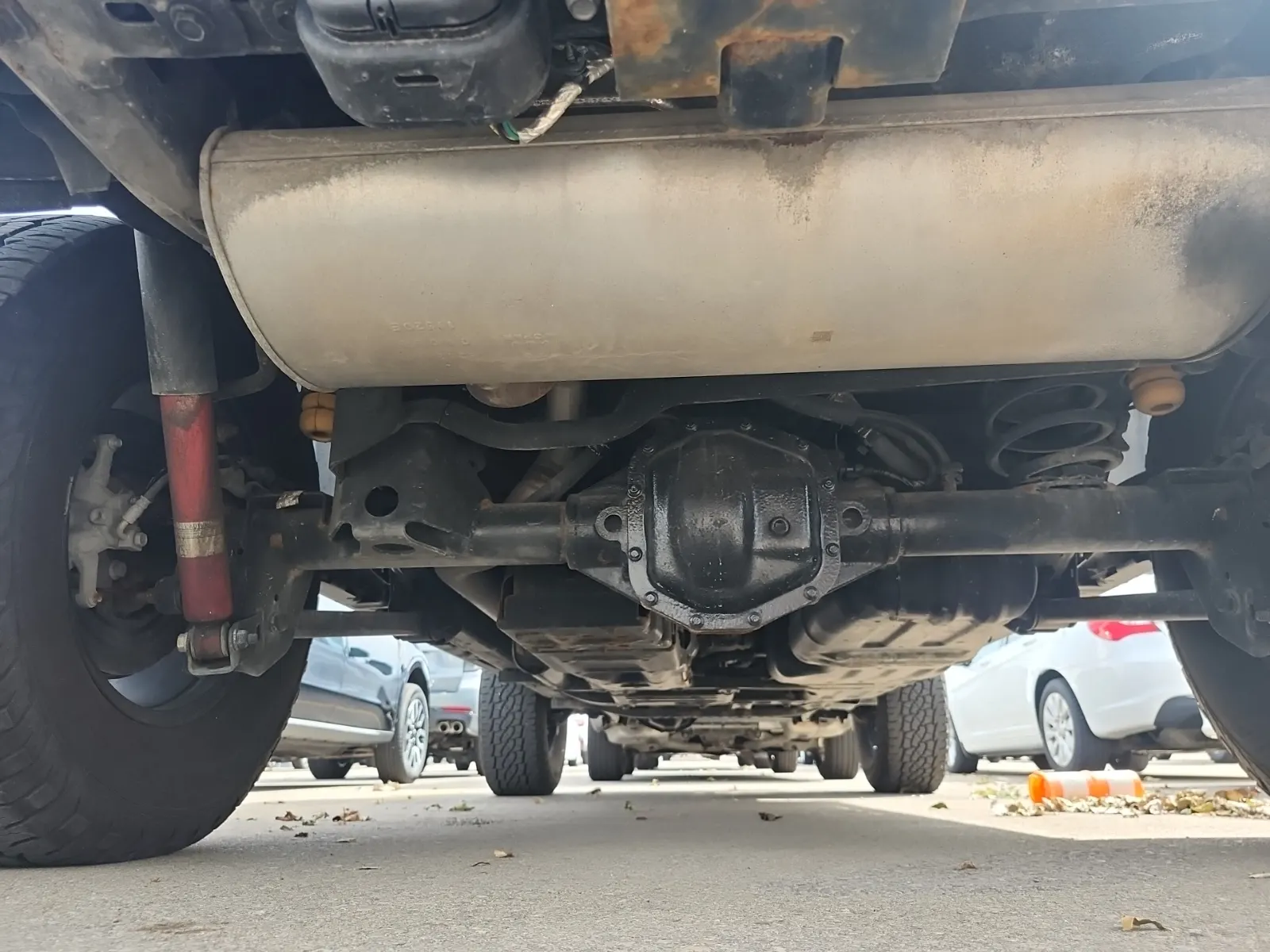 Undercarriage - Rear Photo