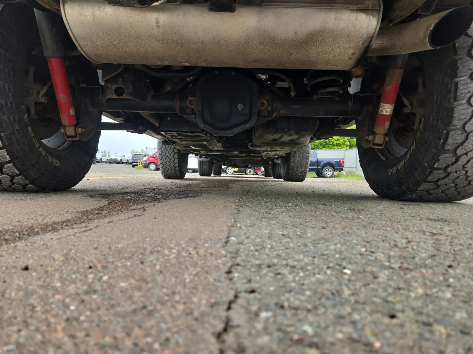 Undercarriage - Rear Photo