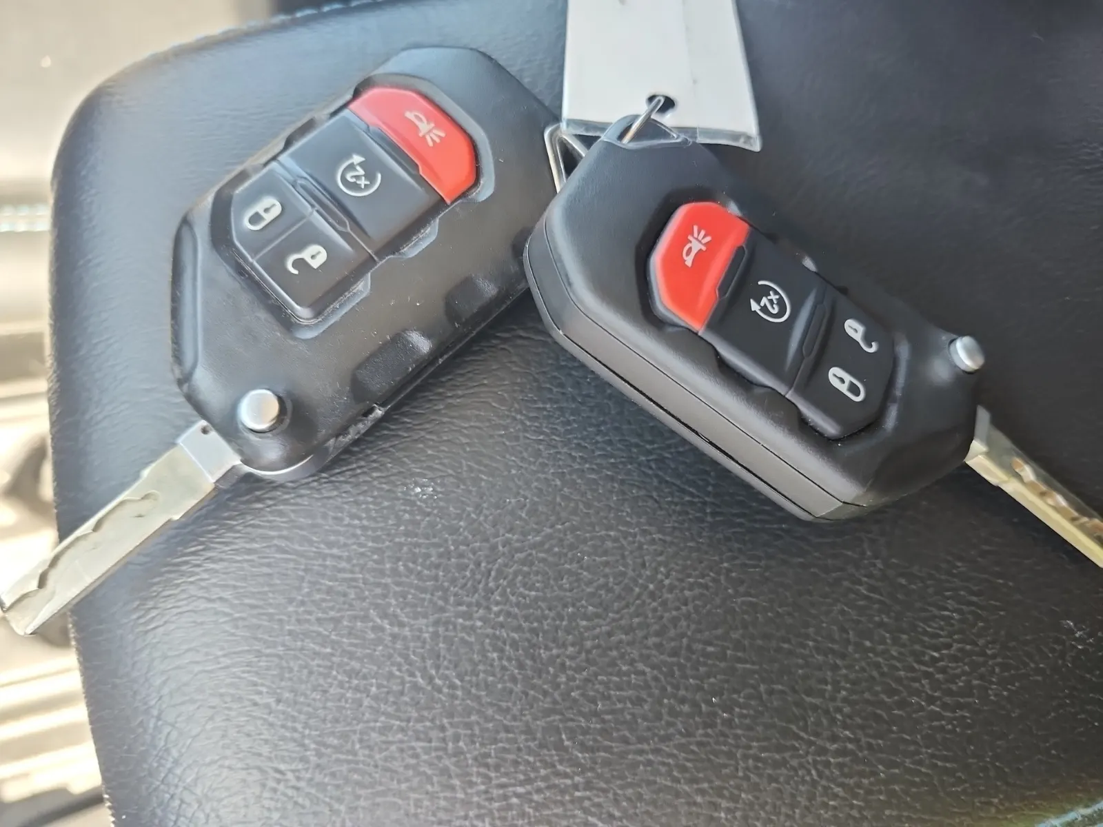 Keys/Fobs/Manual Photo