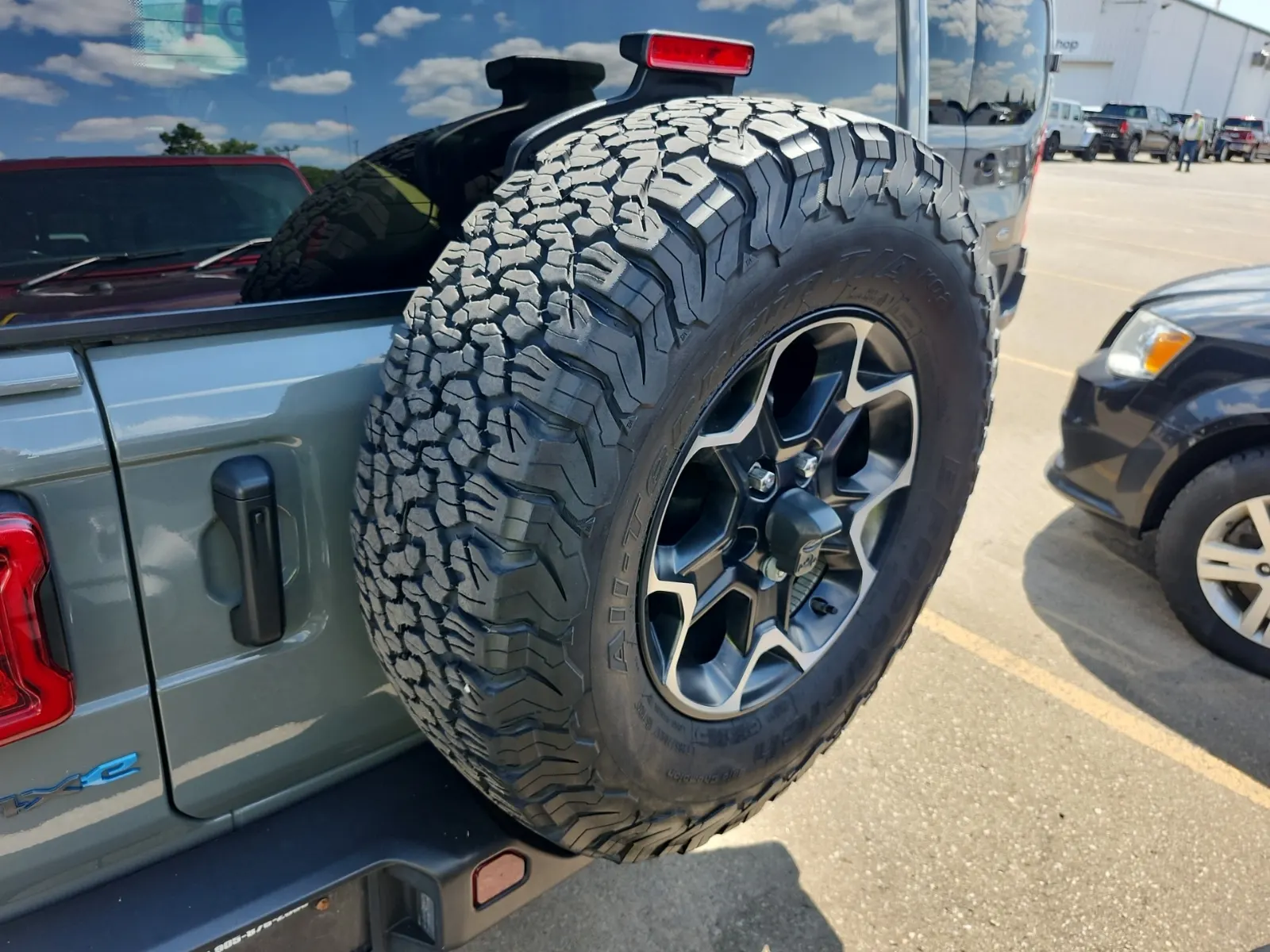 Spare Tire & Wheel Photo