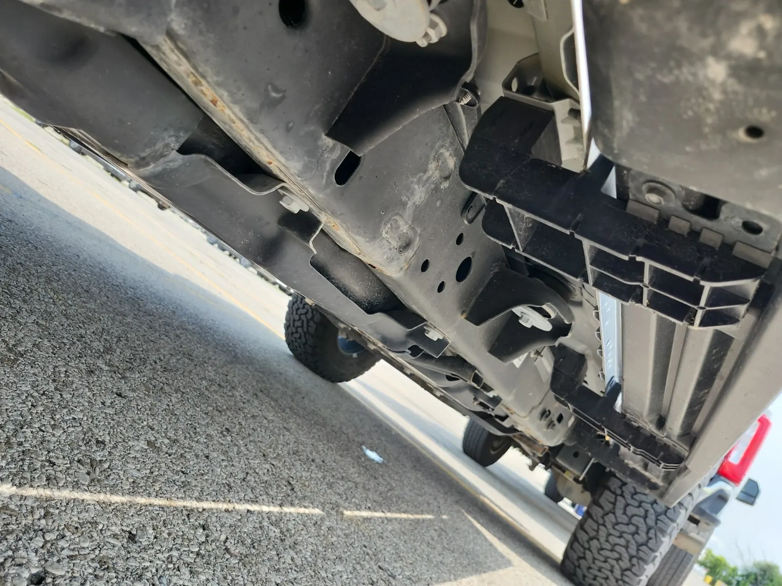 Undercarriage - Passenger Photo
