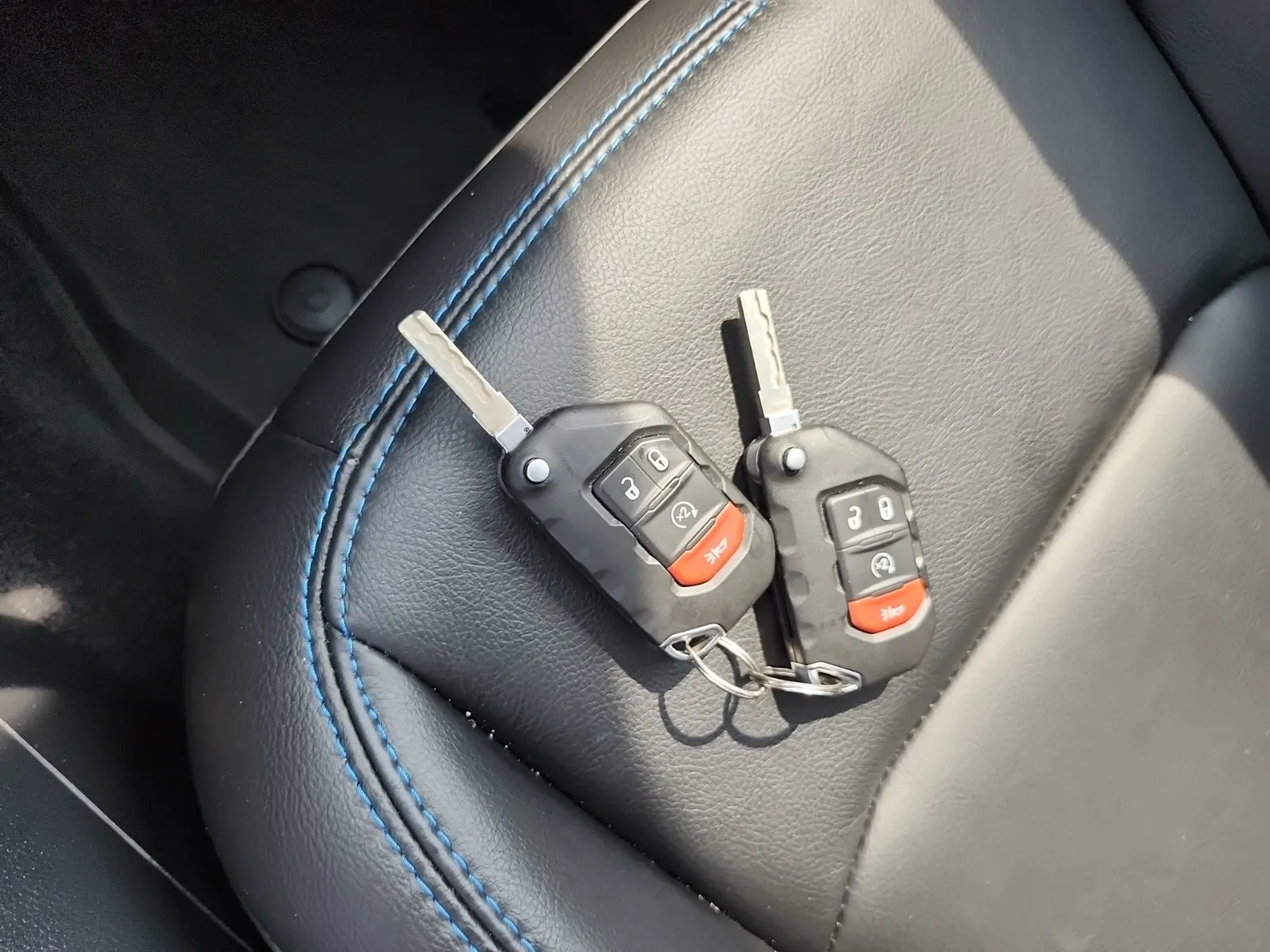 Keys/Fobs/Manual Photo