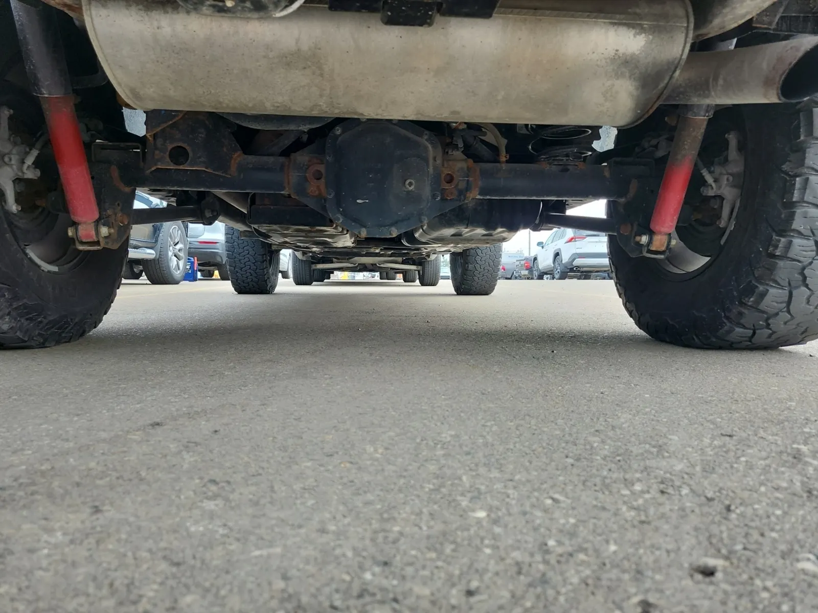 Undercarriage - Rear Photo