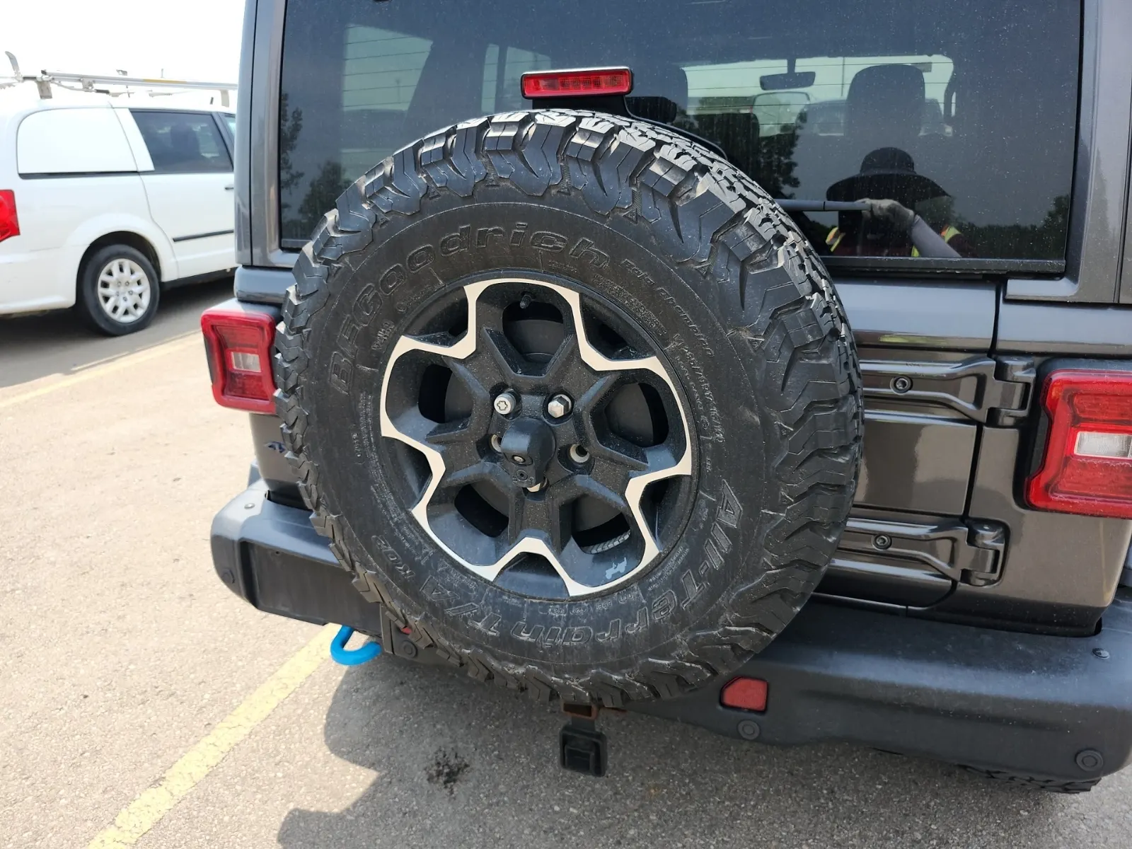 Spare Tire & Wheel Photo