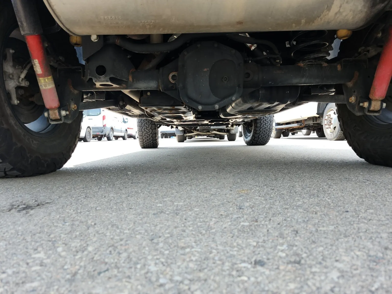 Undercarriage - Rear Photo
