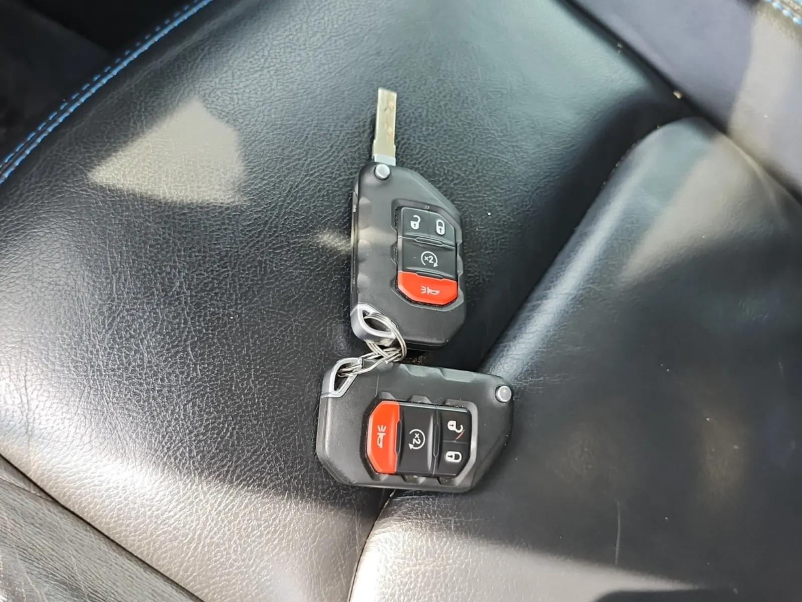 Keys/Fobs/Manual Photo