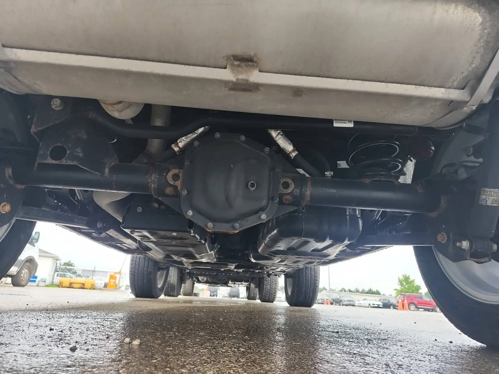Undercarriage - Rear Photo