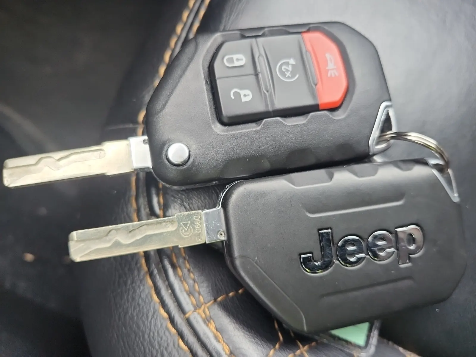 Keys/Fobs/Manual Photo