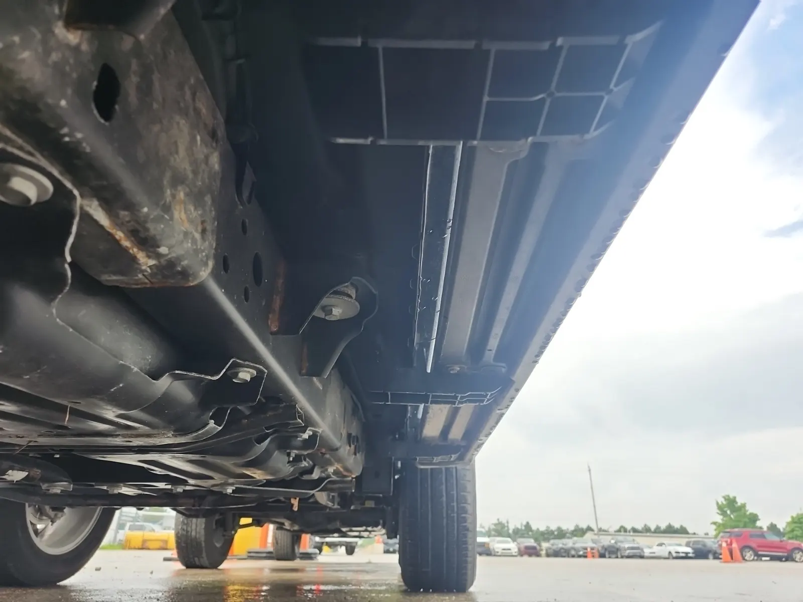 Undercarriage - Passenger Photo