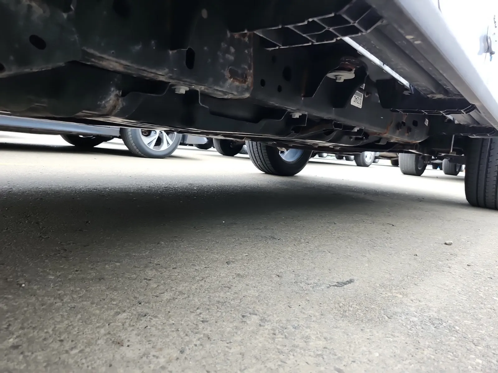 Undercarriage - Passenger Photo