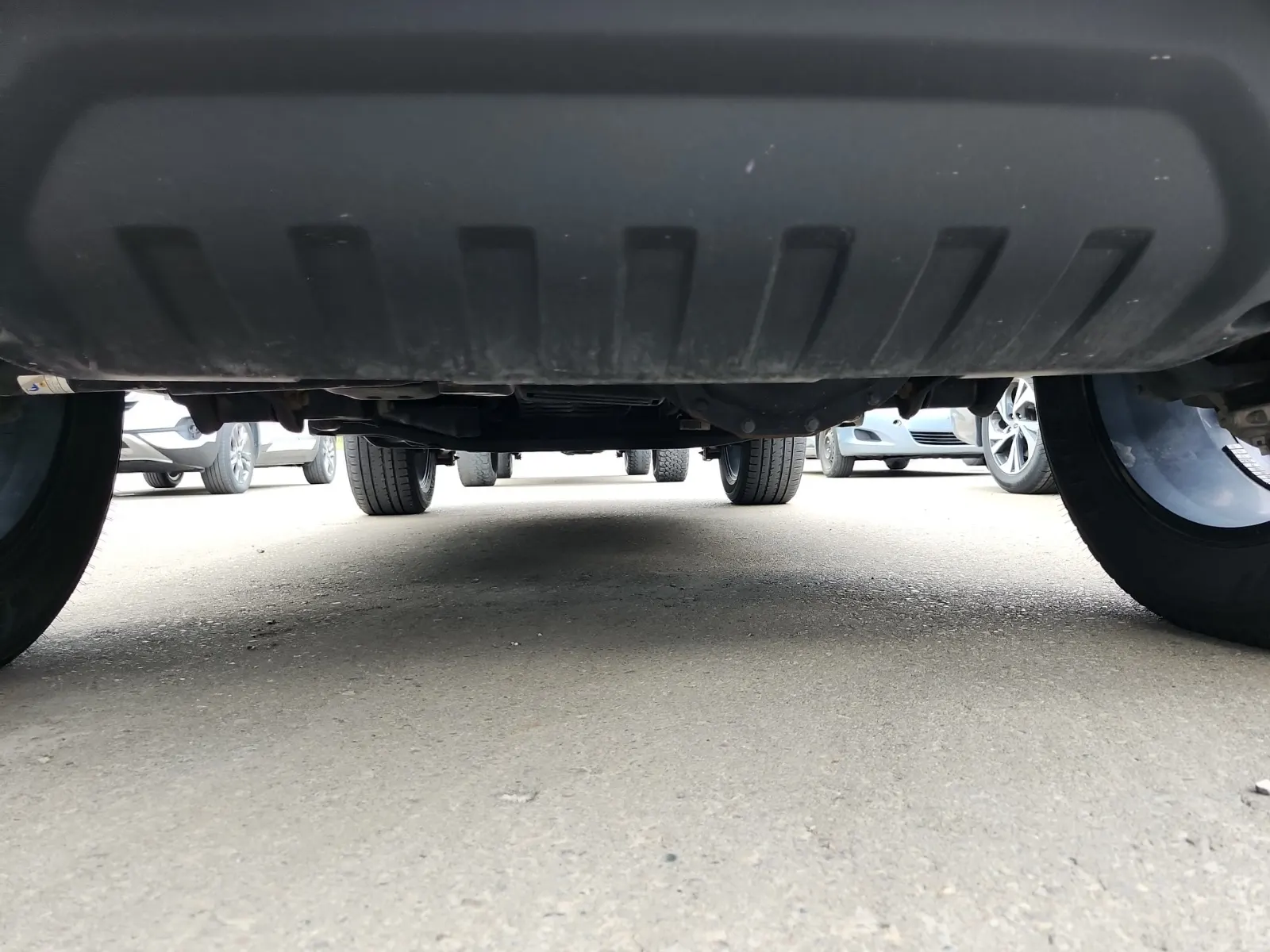 Undercarriage - Front Photo