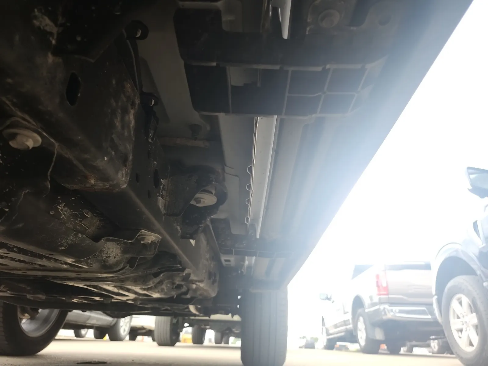 Undercarriage - Passenger Photo