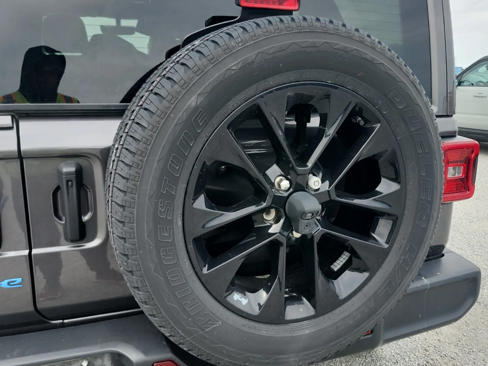 Spare Tire & Wheel Photo