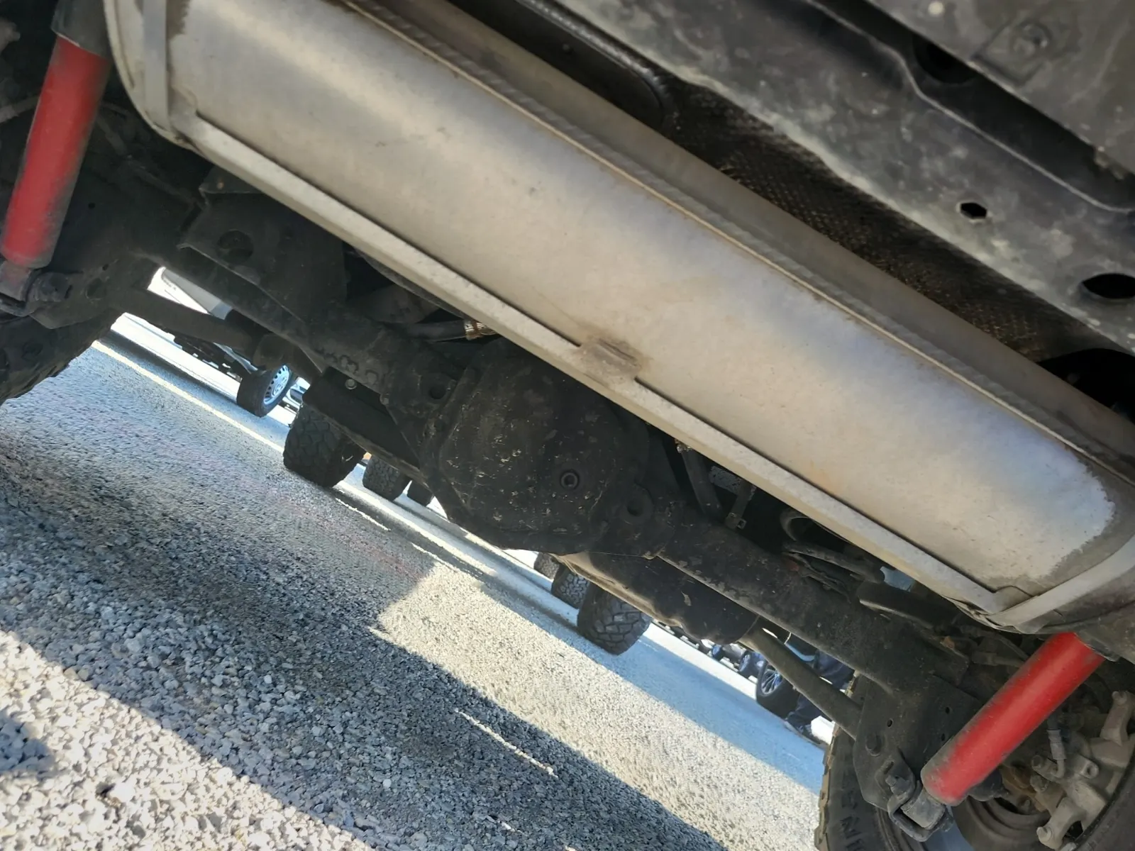 Undercarriage - Rear Photo