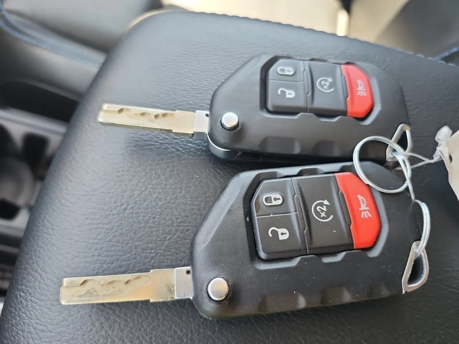 Keys/Fobs/Manual Photo