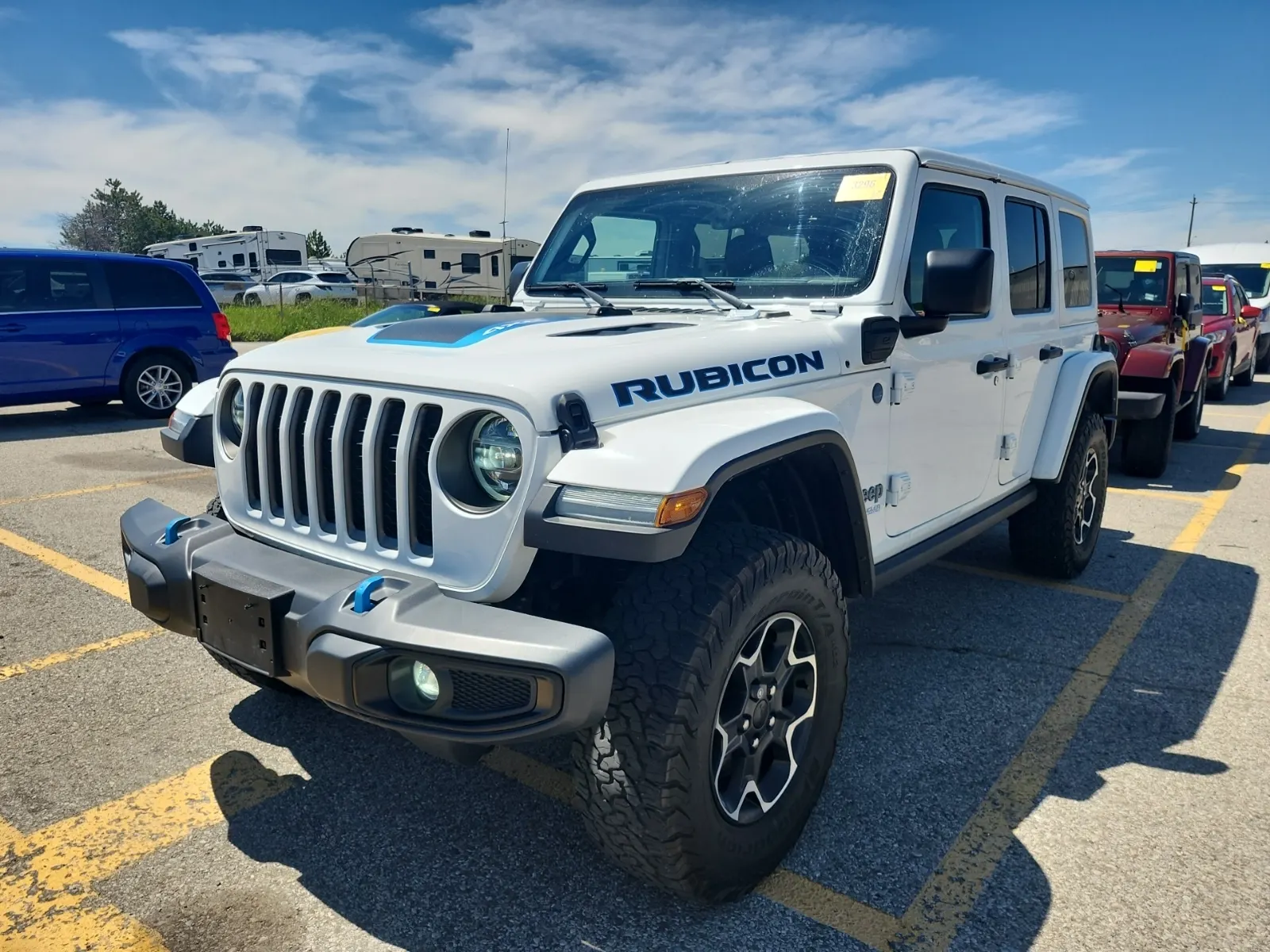 Front driver 3/4 photo