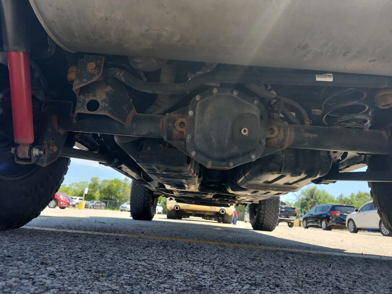 Undercarriage - Rear Photo