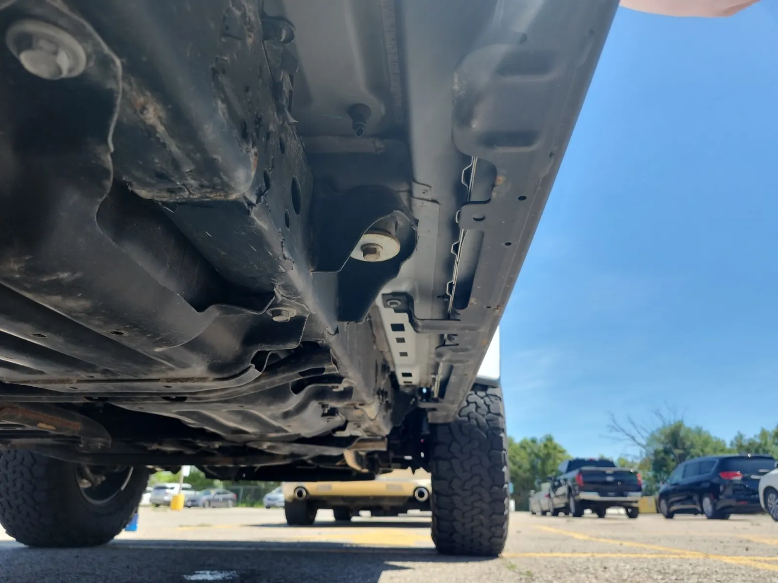 Undercarriage - Passenger Photo