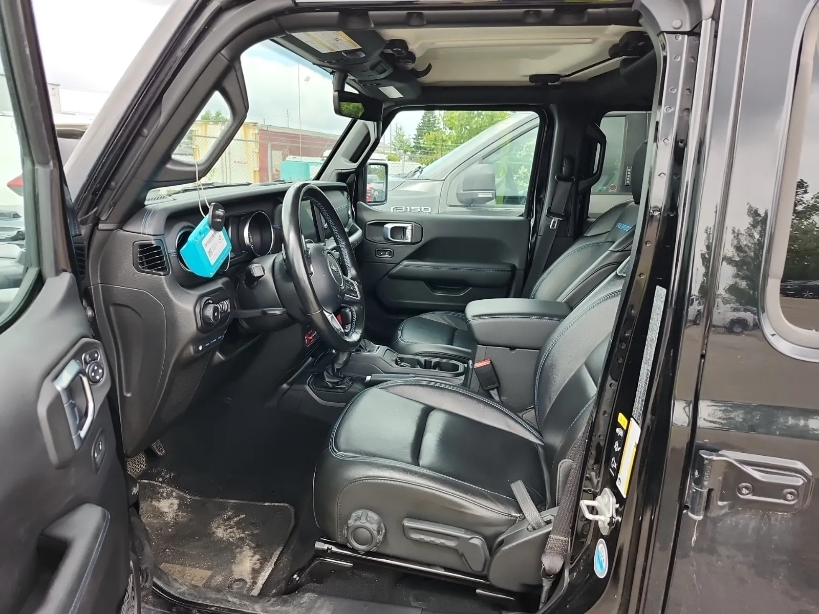 Front Interior Photo