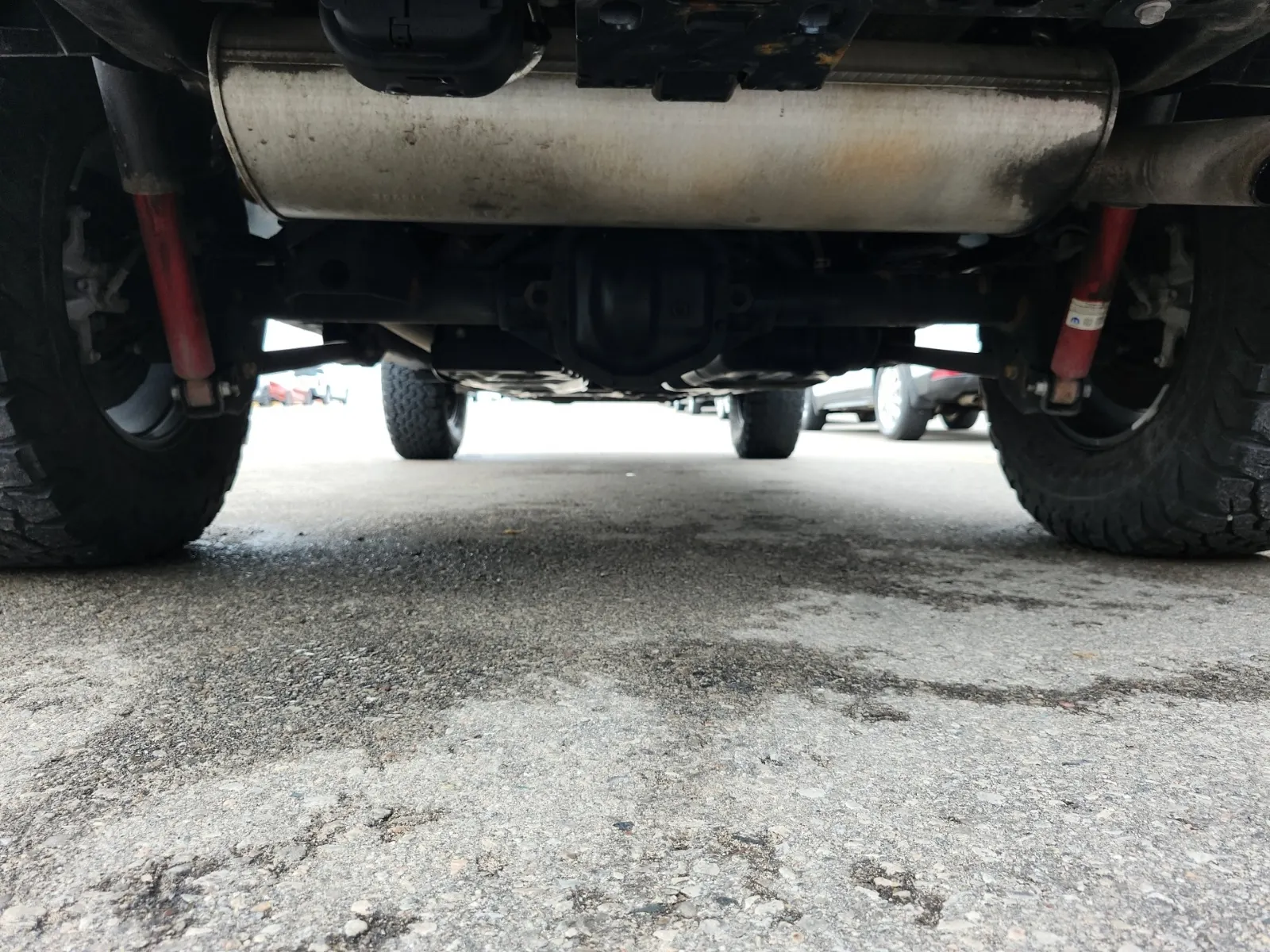 Undercarriage - Rear Photo