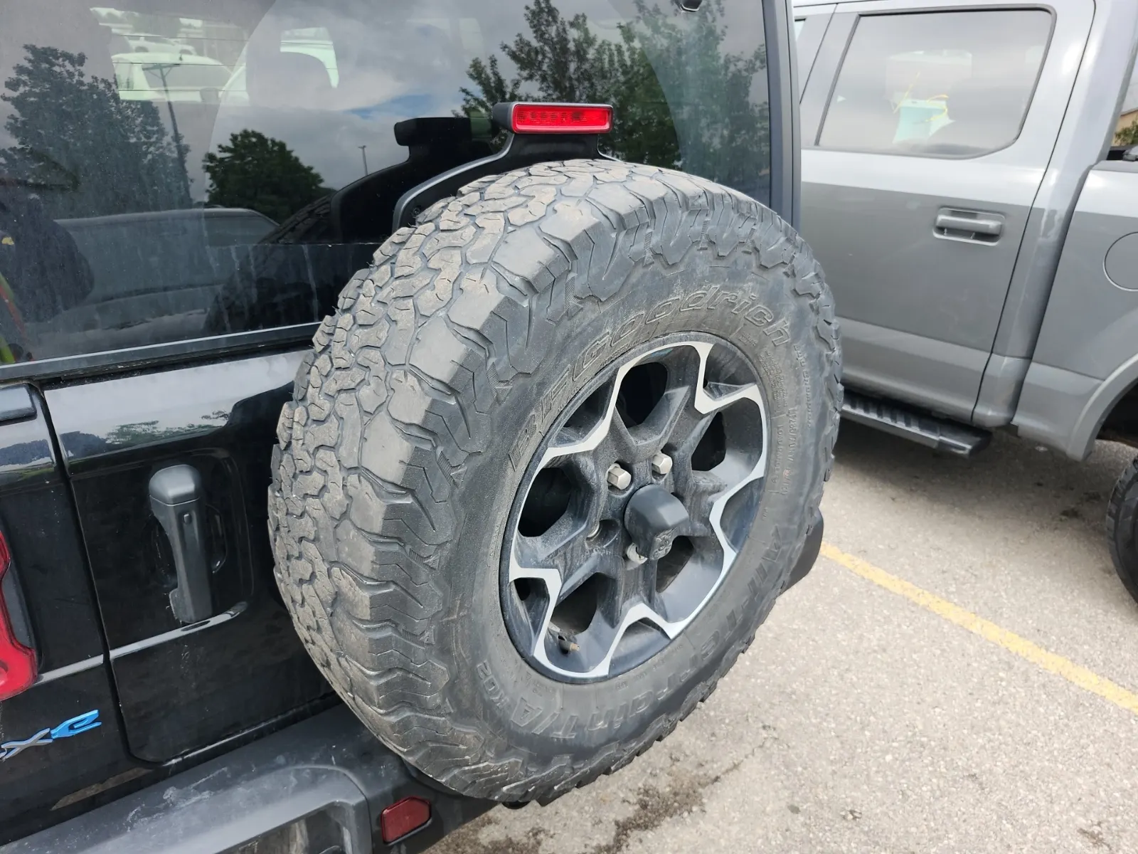 Spare Tire & Wheel Photo
