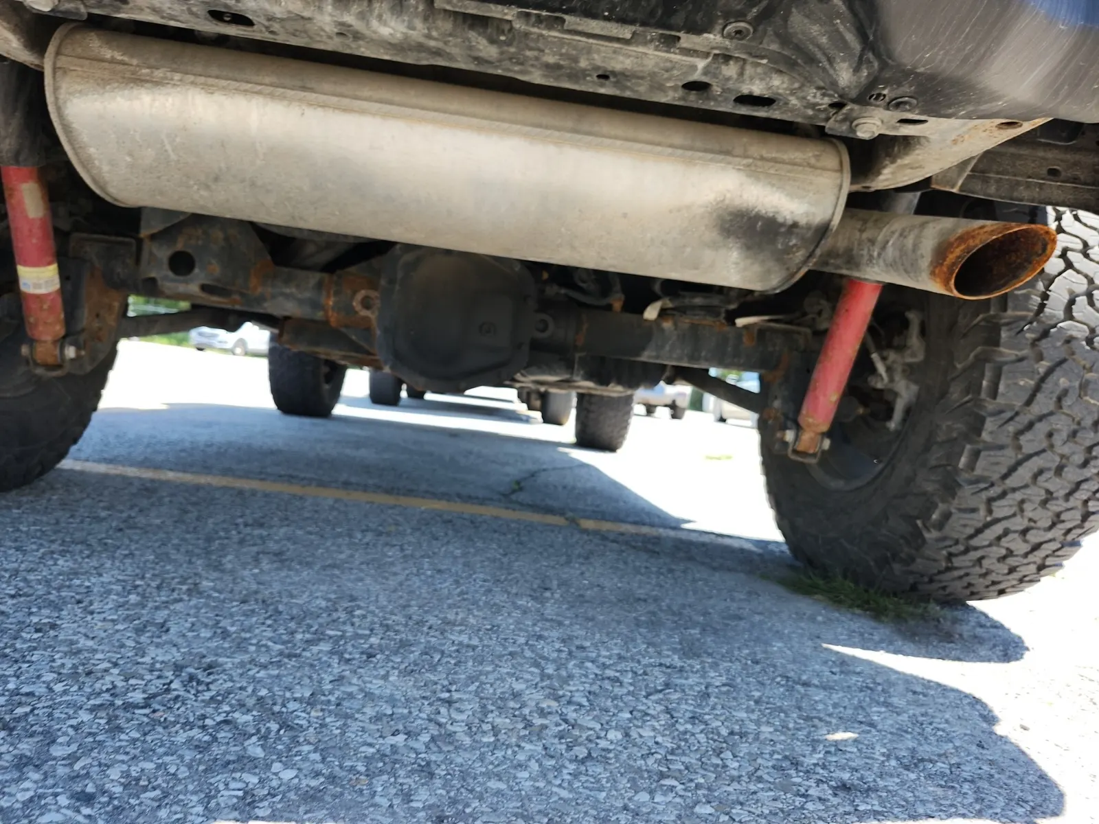 Undercarriage - Rear Photo