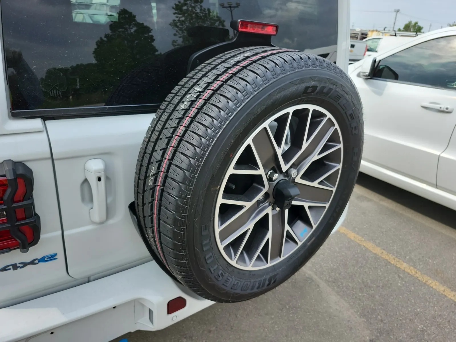 Spare Tire & Wheel Photo
