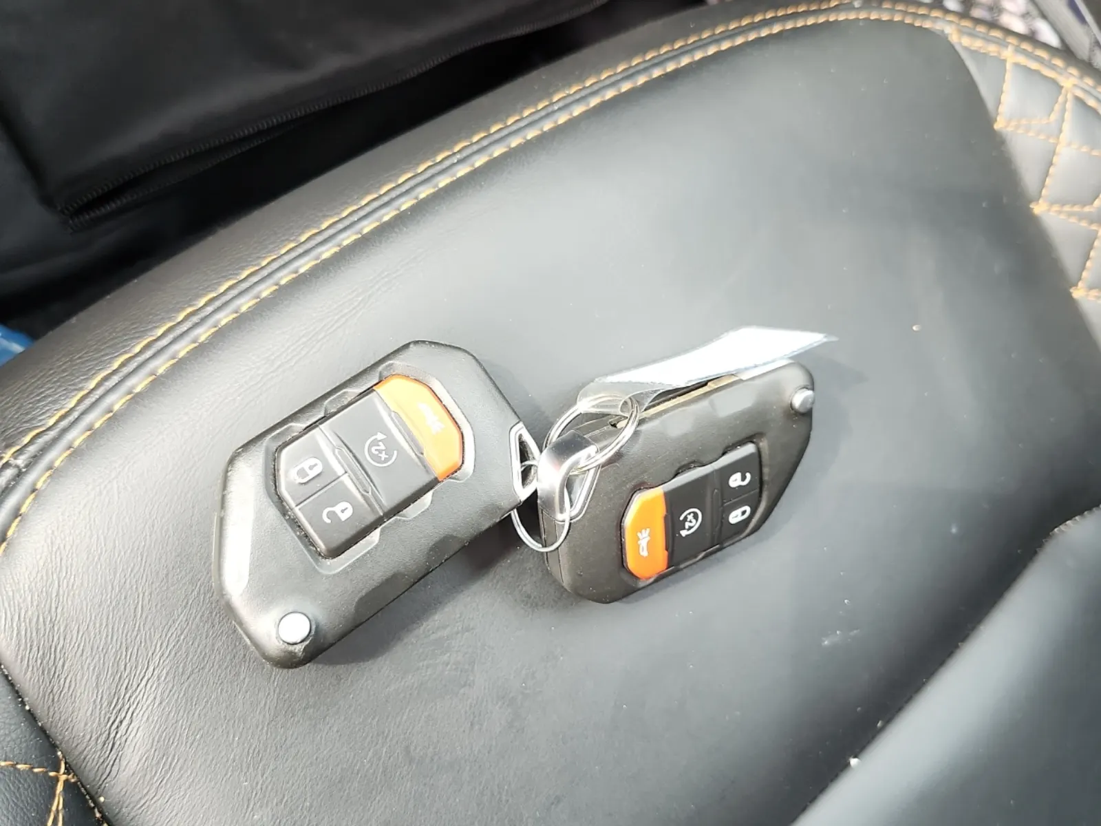 Keys/Fobs/Manual Photo