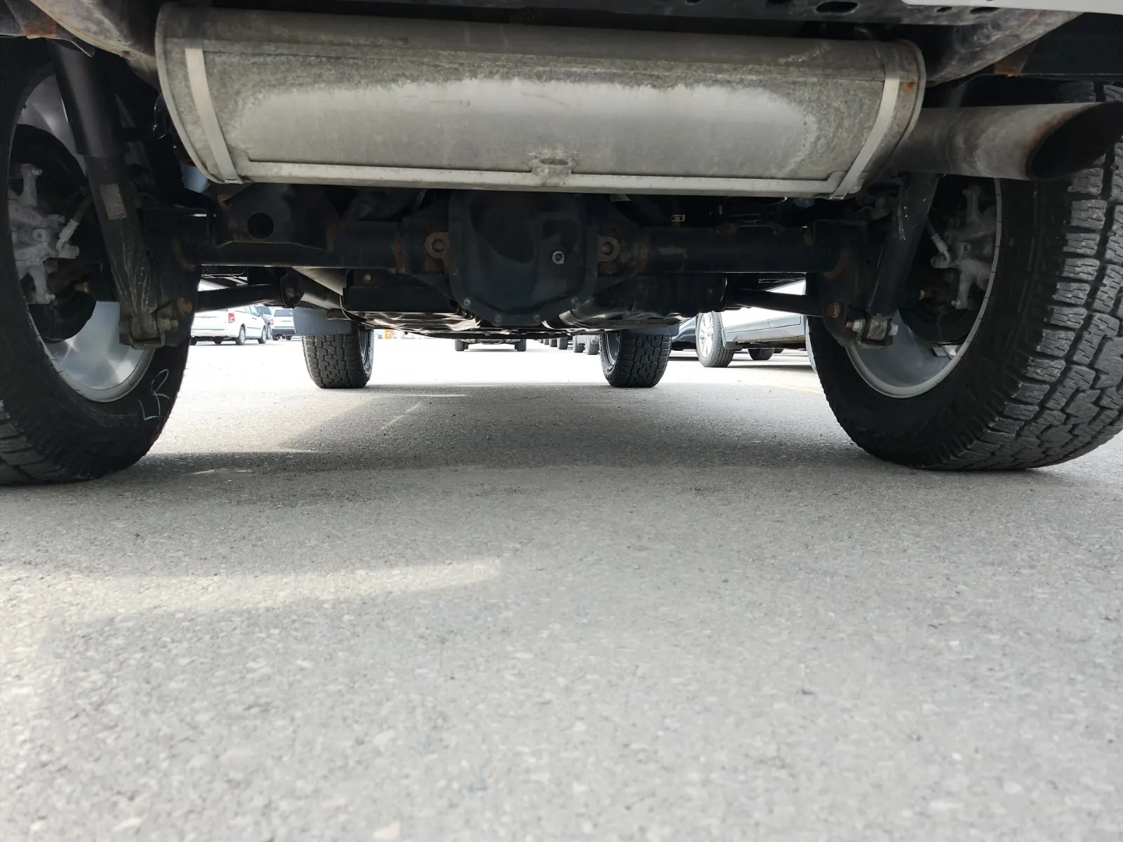 Undercarriage - Rear Photo
