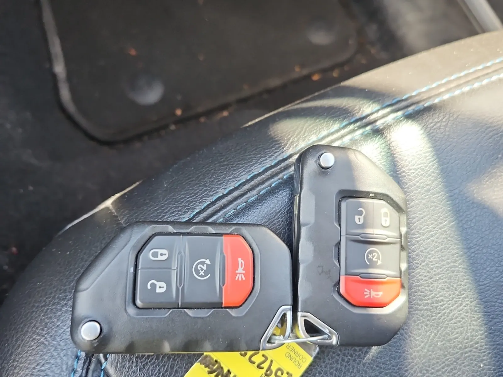 Keys/Fobs/Manual Photo
