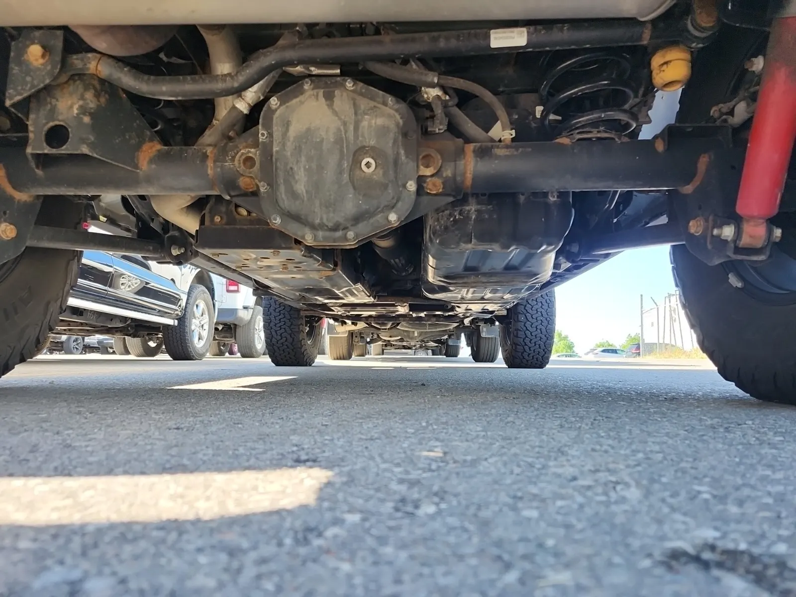 Undercarriage - Rear Photo