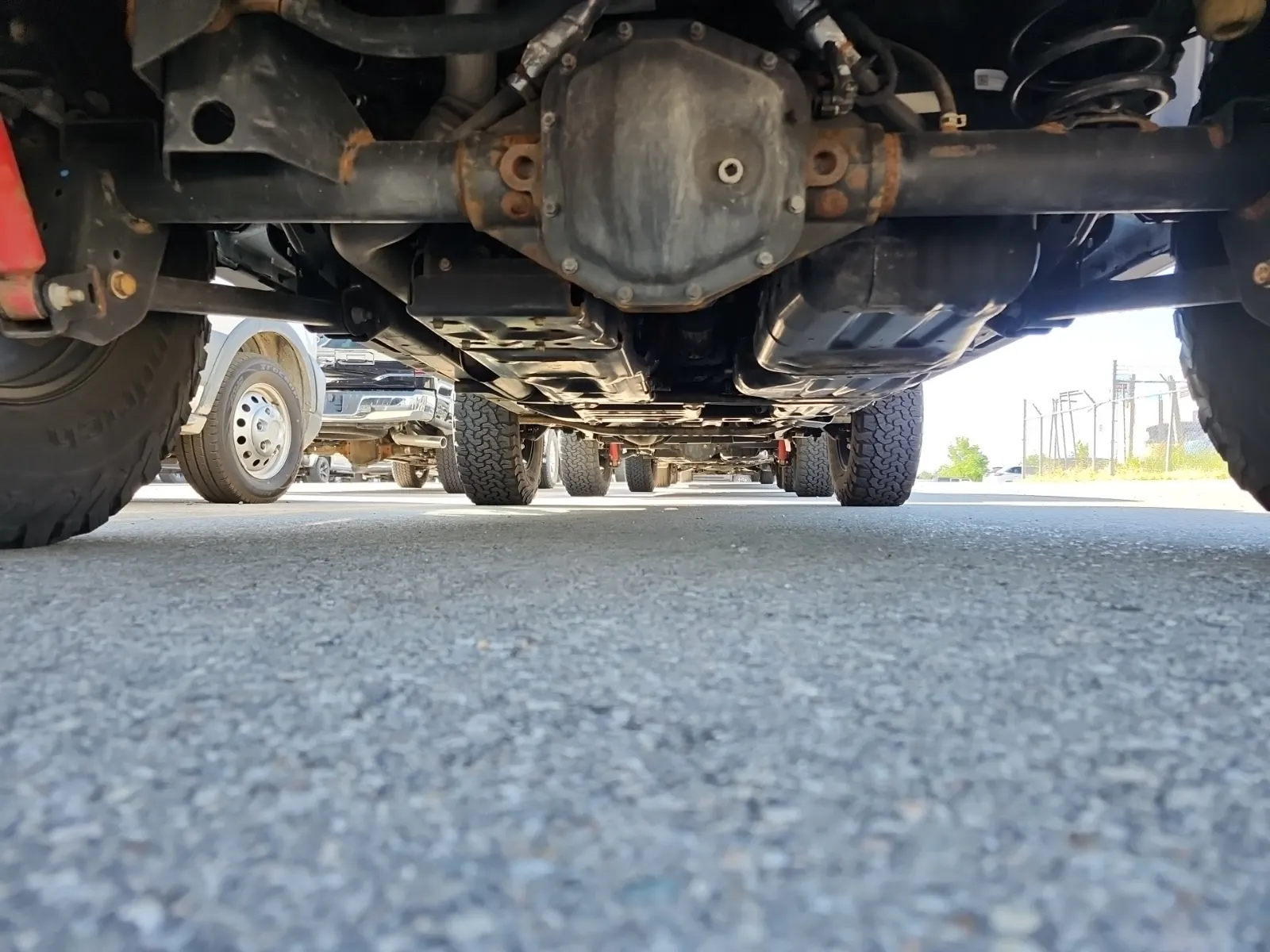 Undercarriage - Rear Photo