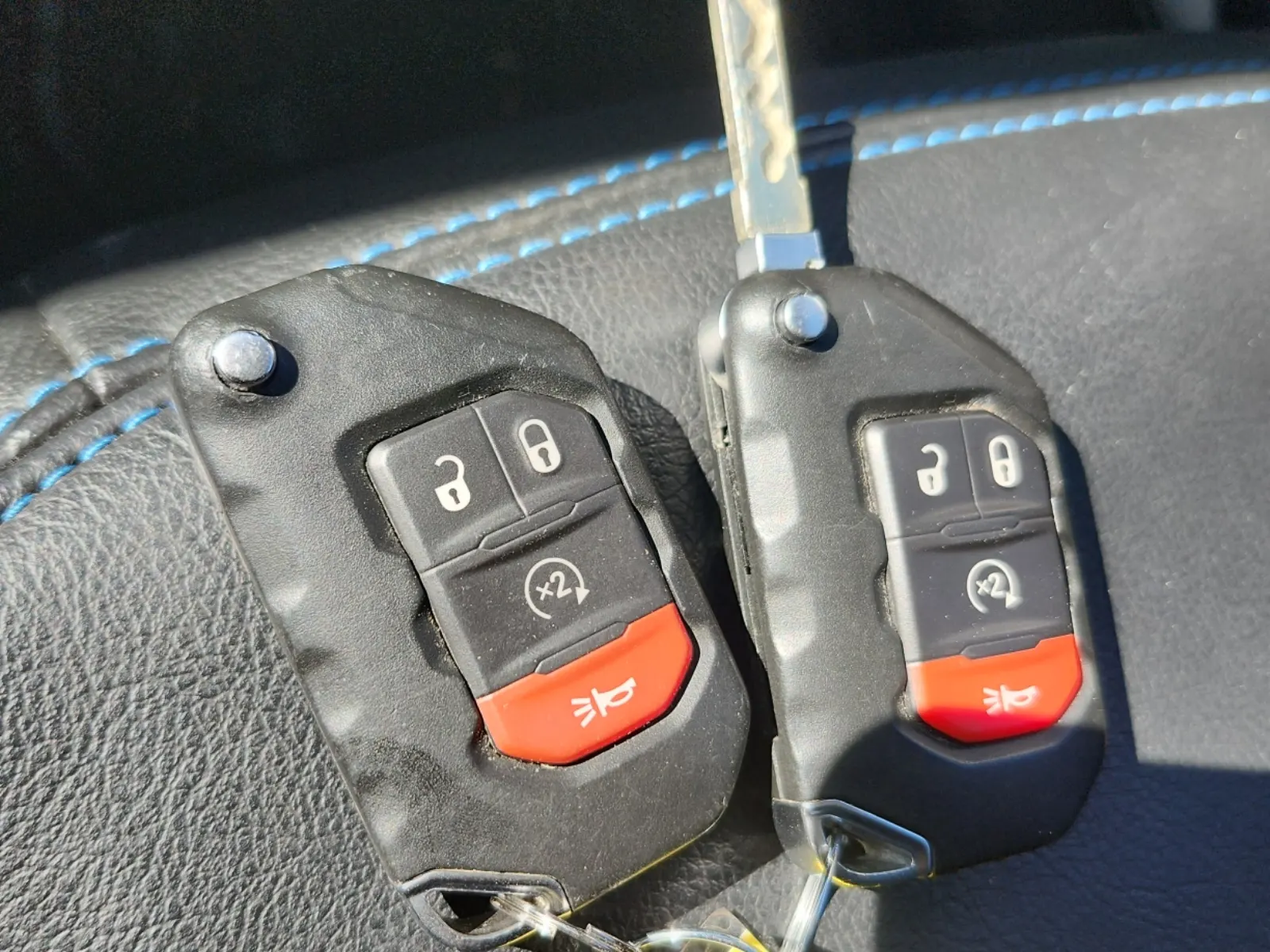 Keys/Fobs/Manual Photo