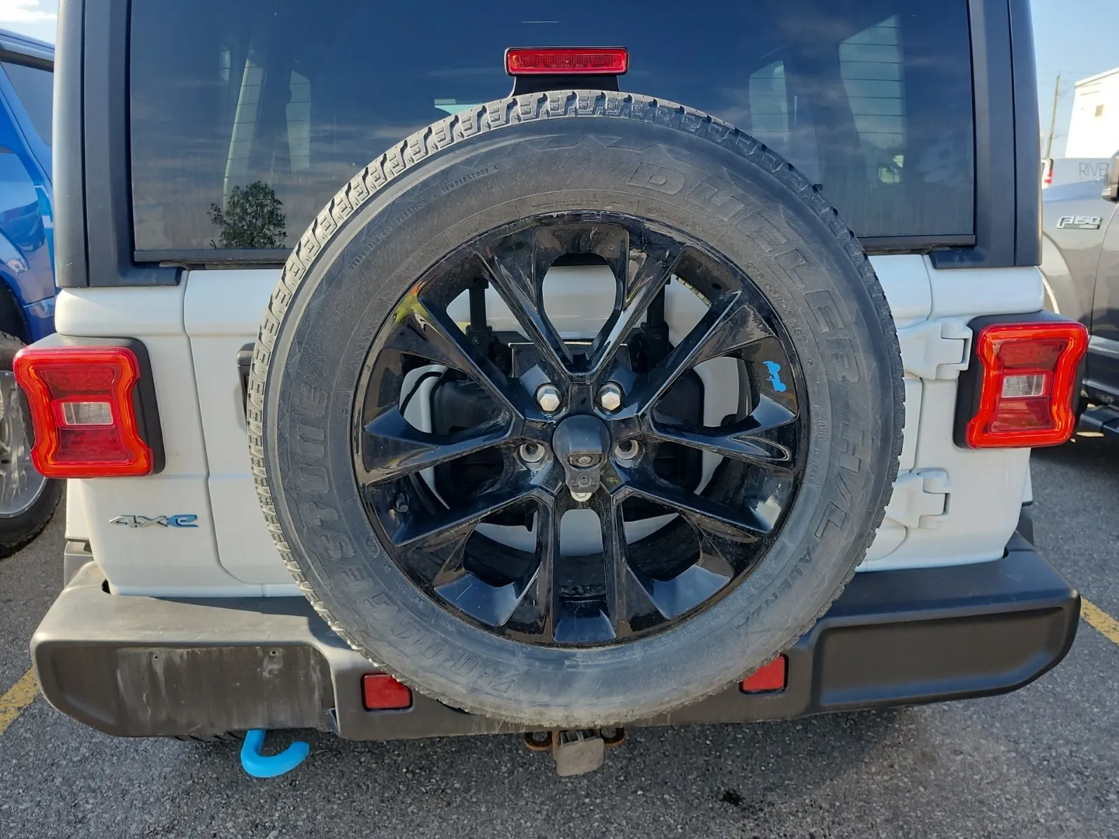 Spare Tire & Wheel Photo