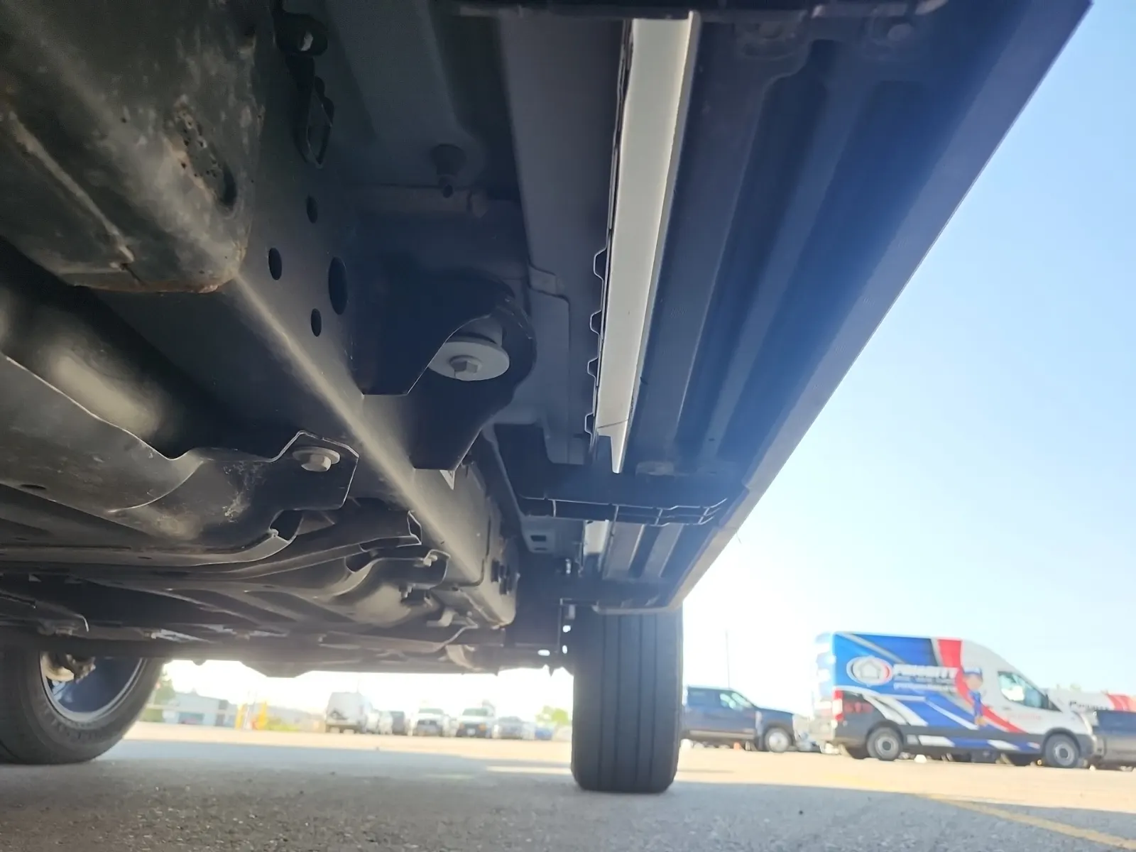 Undercarriage - Passenger Photo