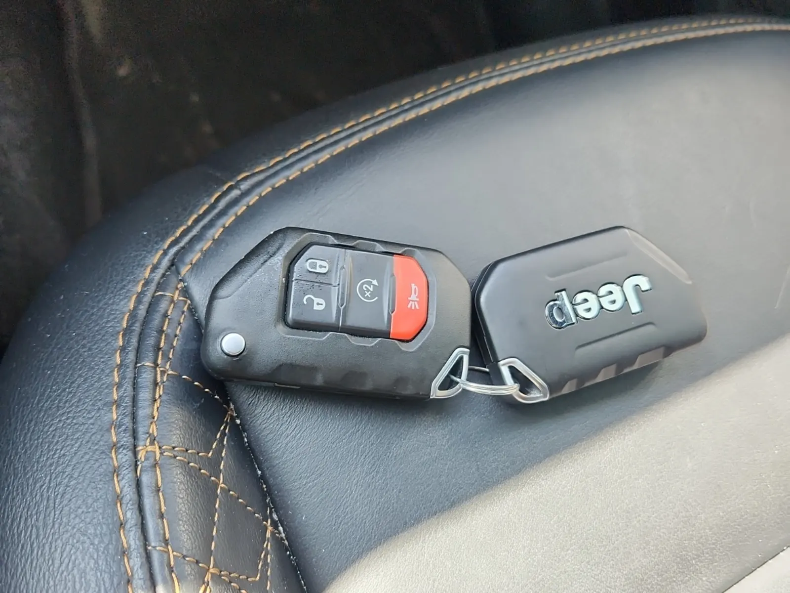 Keys/Fobs/Manual Photo