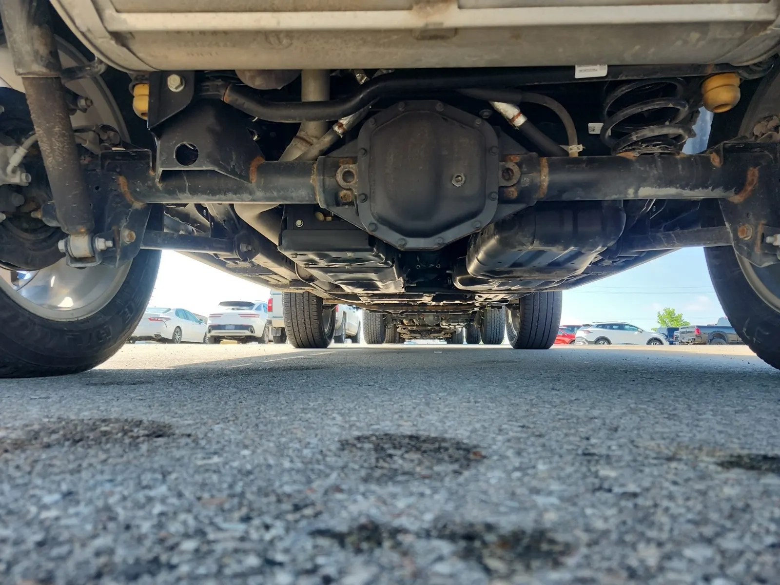 Undercarriage - Rear Photo