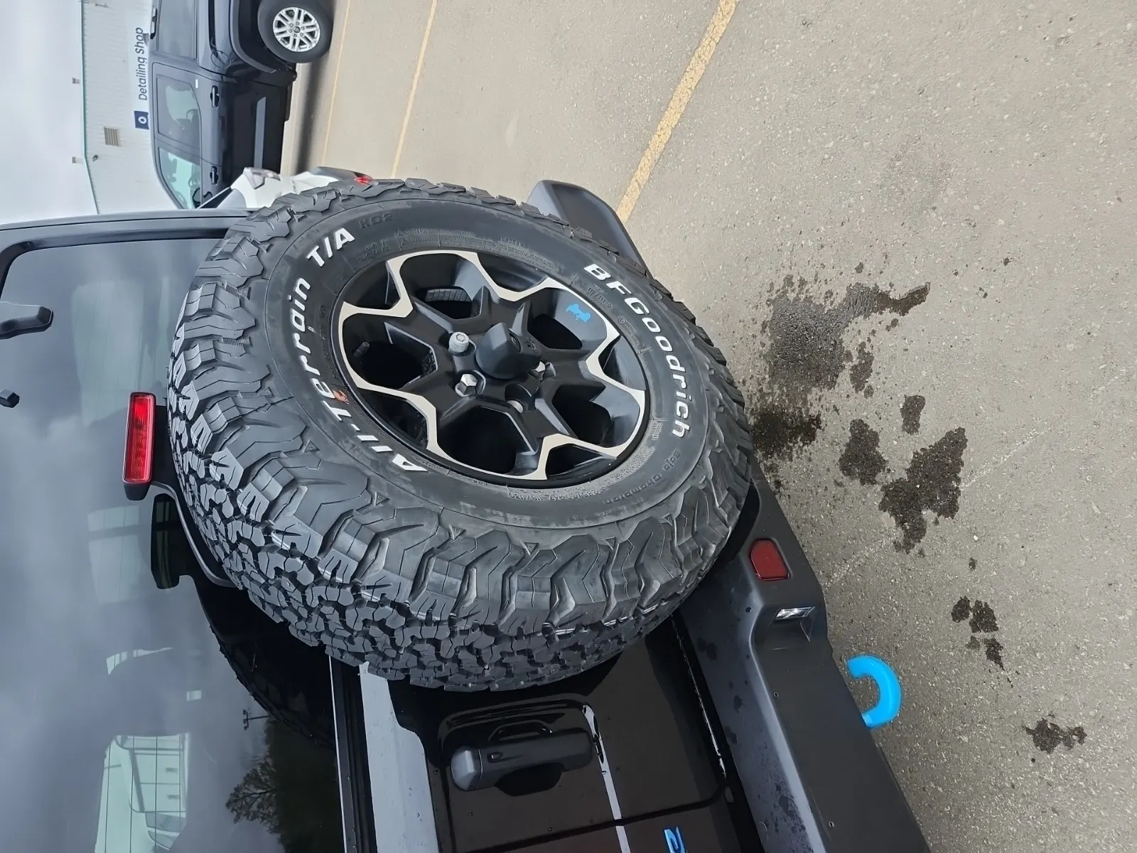 Spare Tire & Wheel Photo