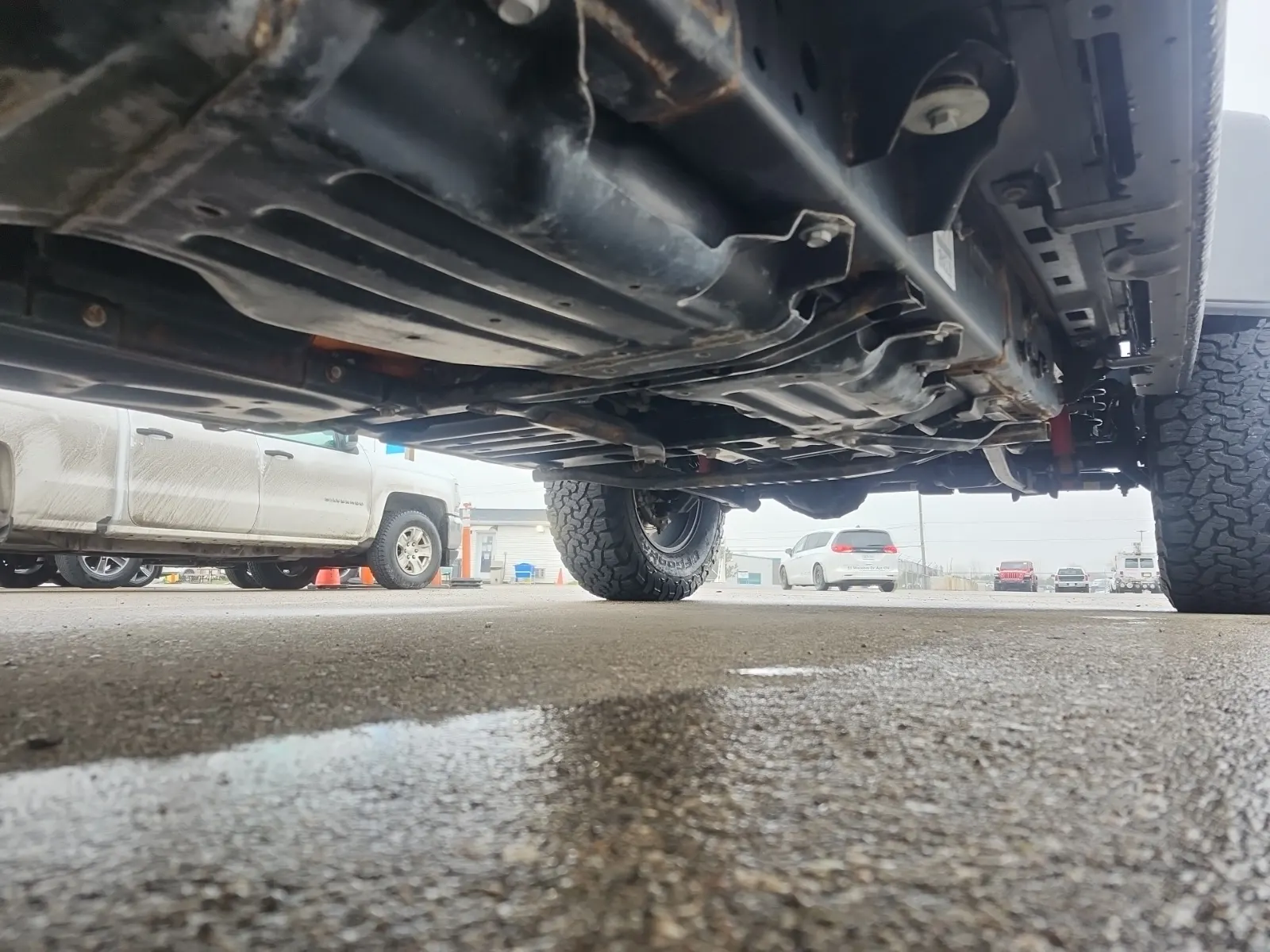 Undercarriage - Passenger Photo