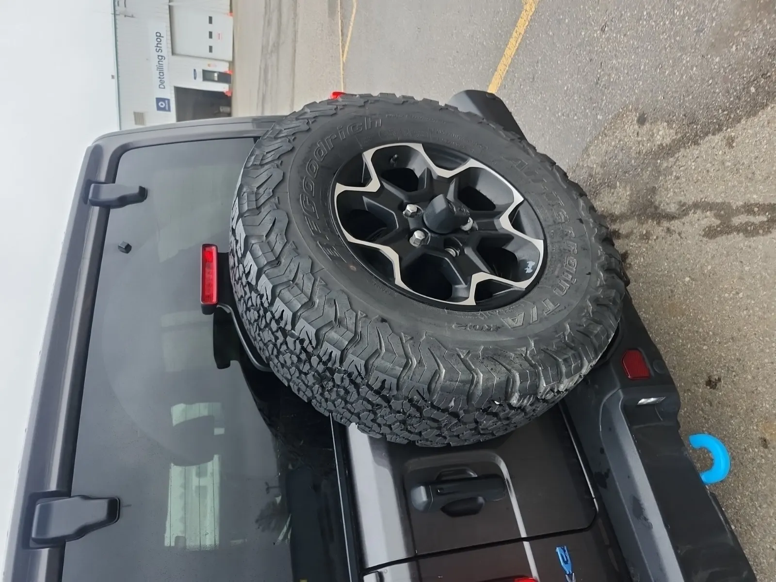 Spare Tire & Wheel Photo