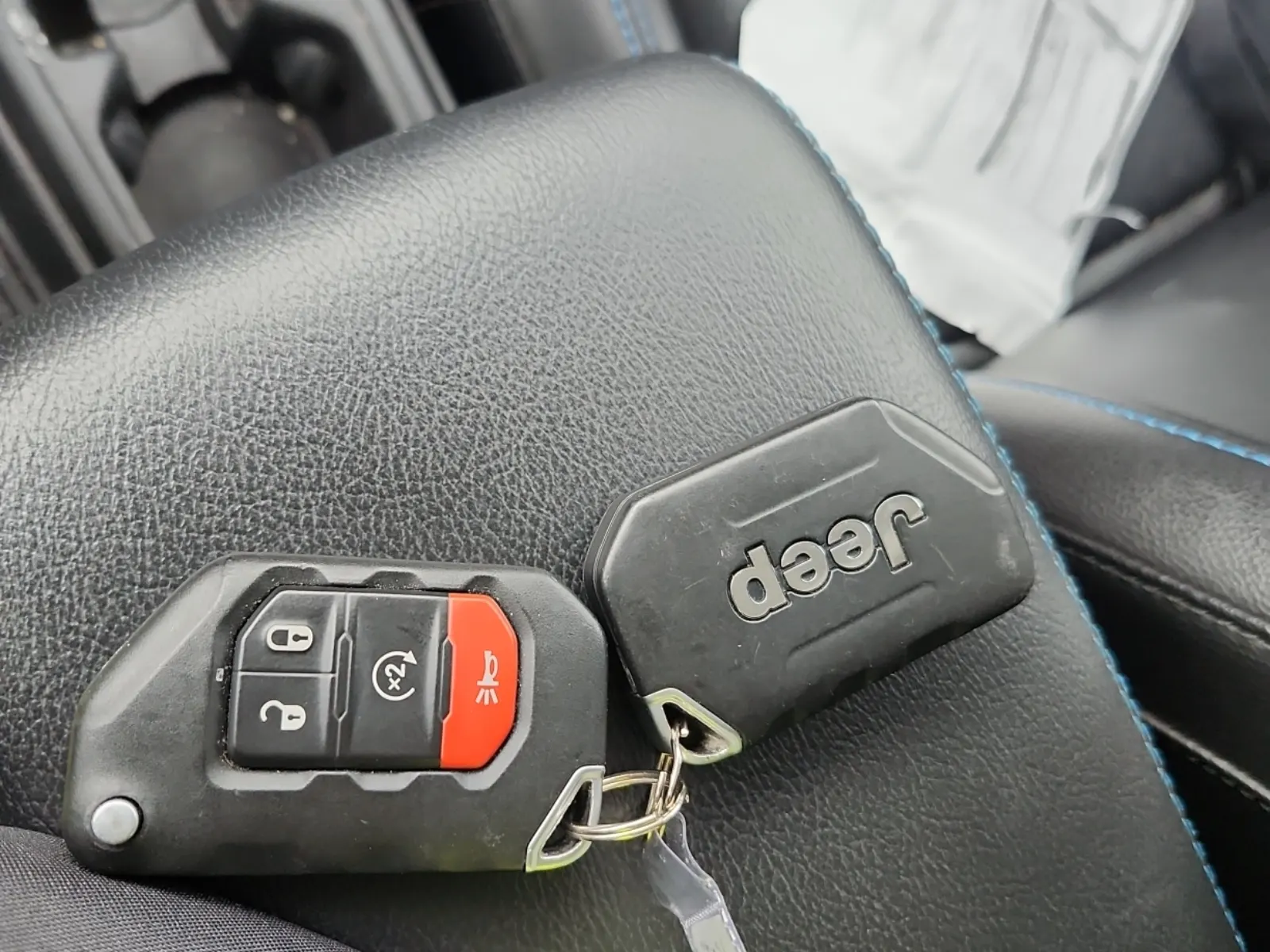 Keys/Fobs/Manual Photo
