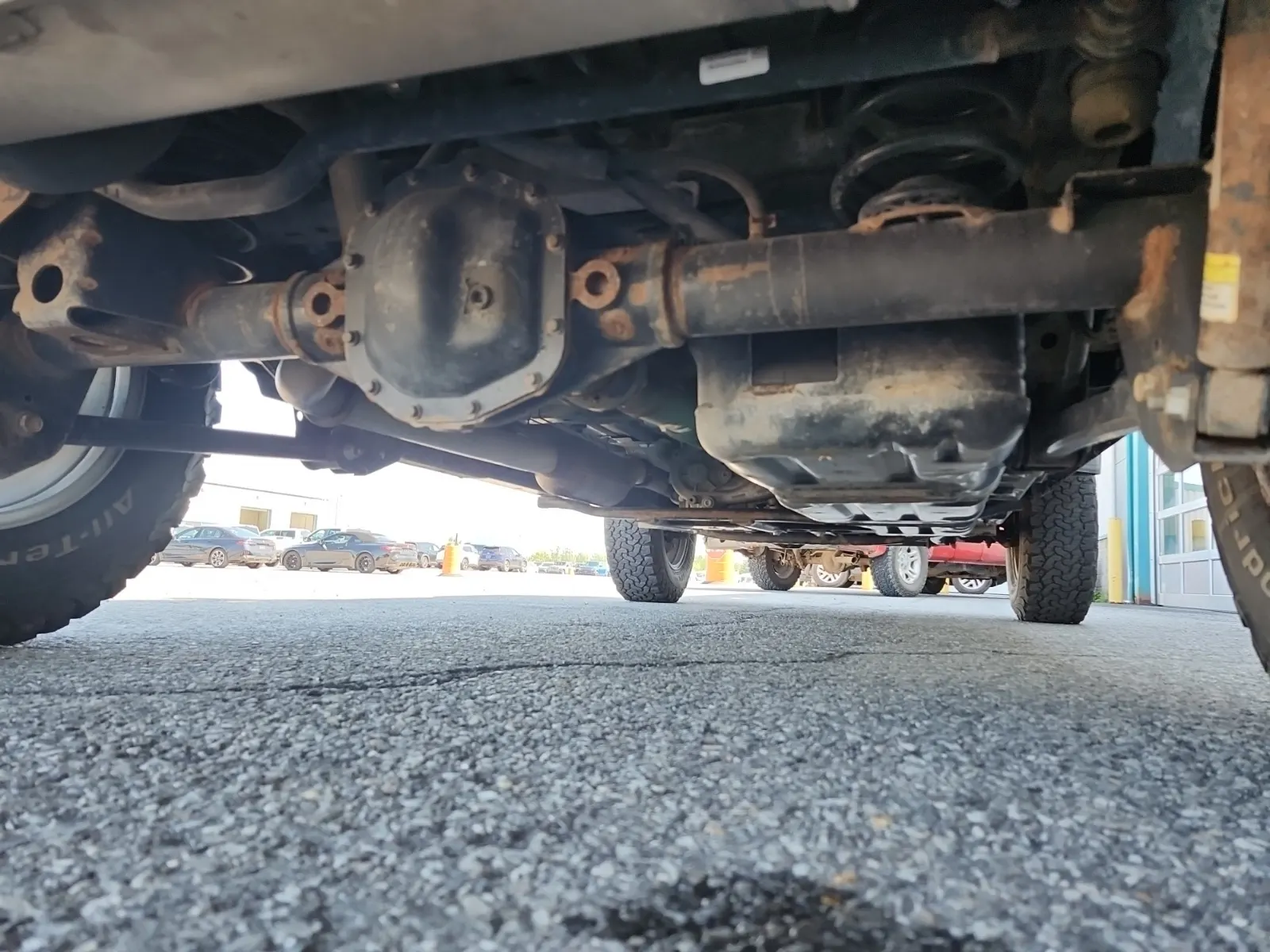 Undercarriage - Rear Photo