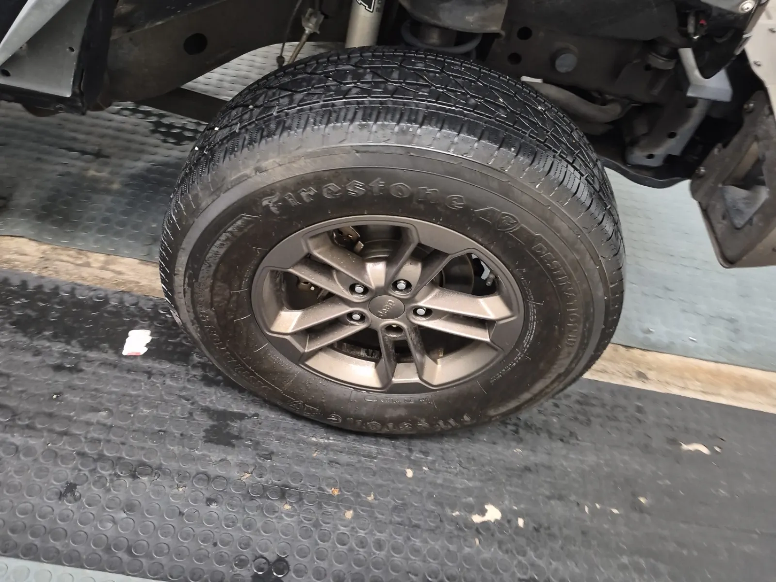 Right Front Wheel/Tire Photo