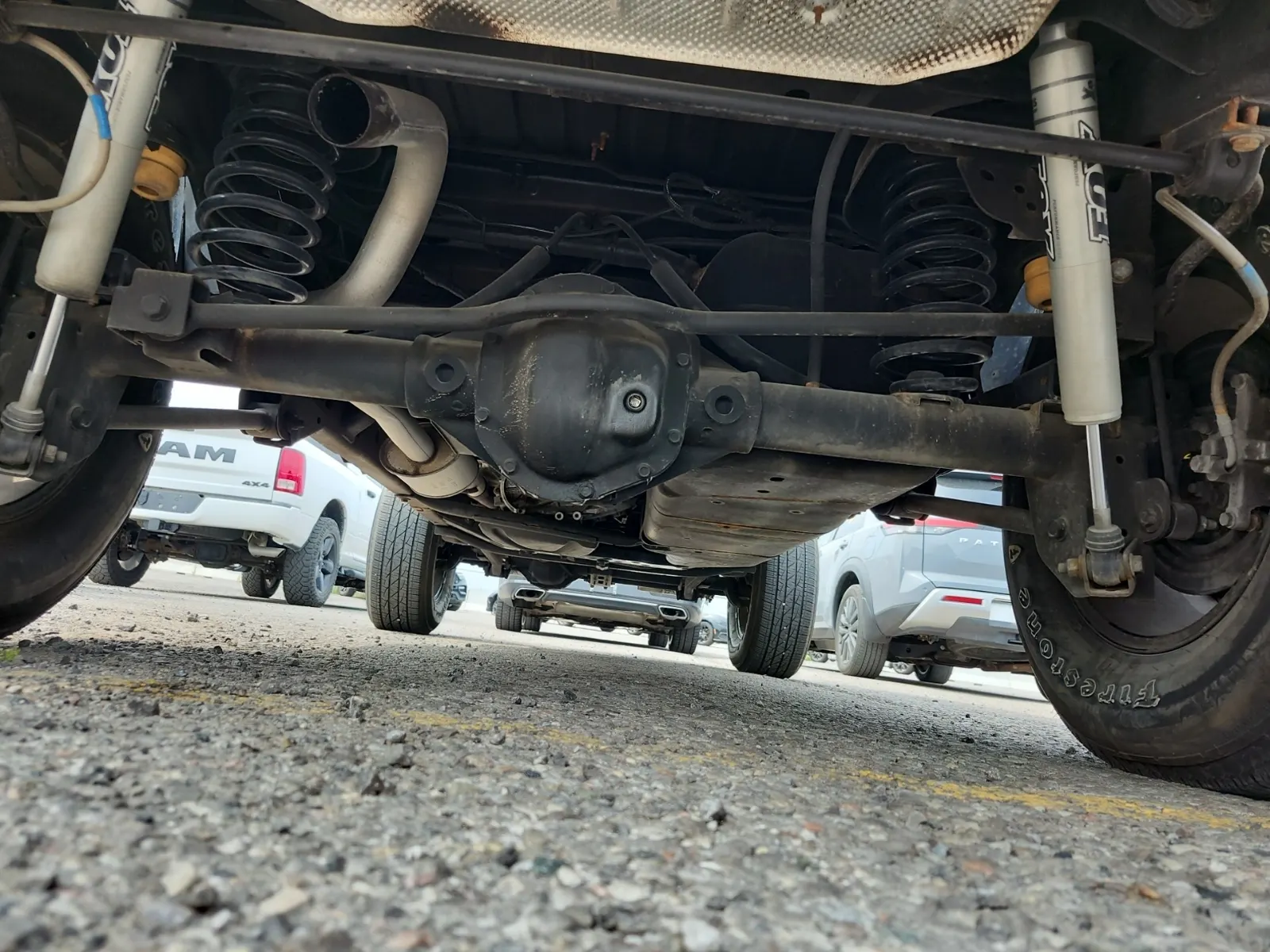 Undercarriage - Rear Photo